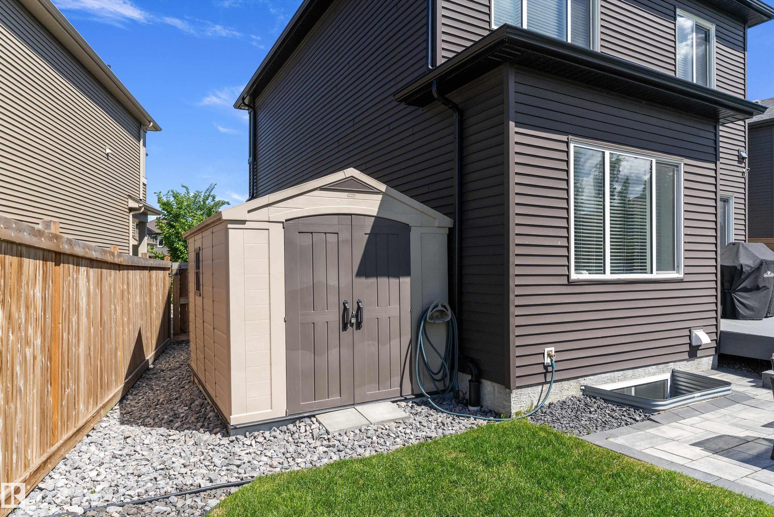Photo 36 at 2072 Graydon Hill Crescent SW, Graydon Hill, Edmonton