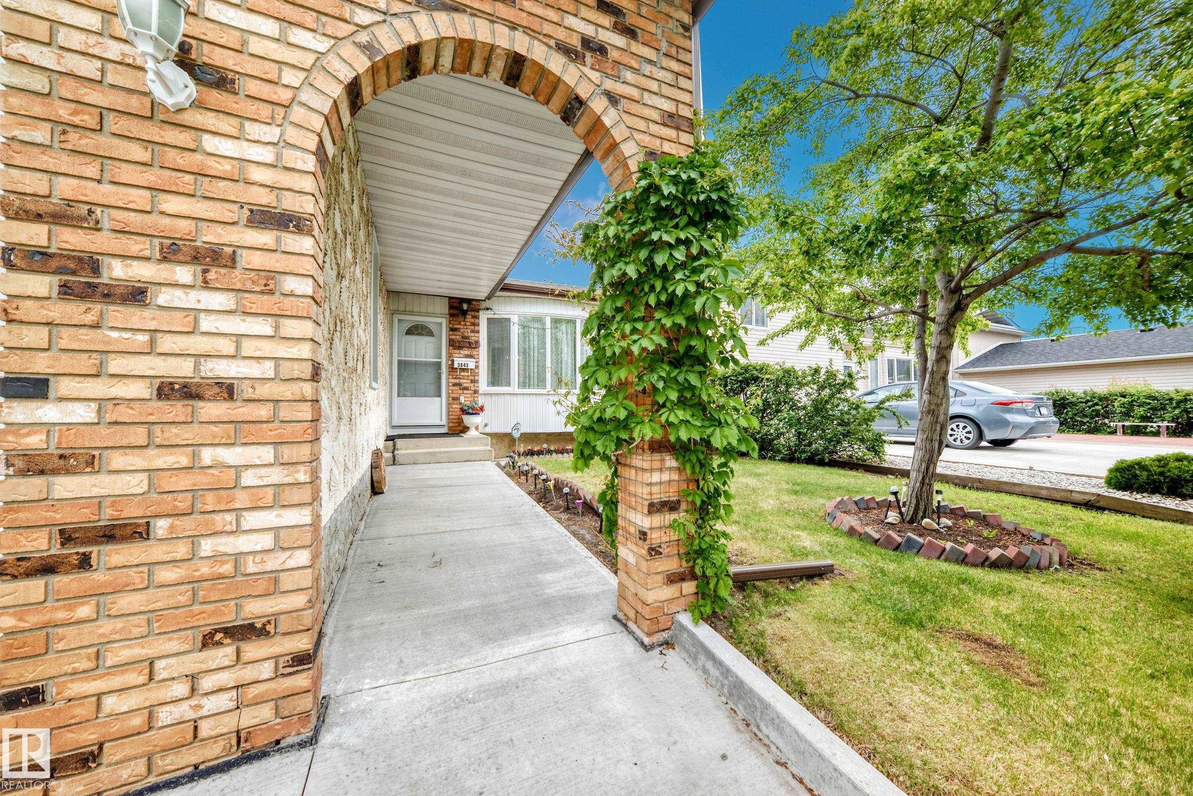 3843 47 Street NW, Minchau, Edmonton