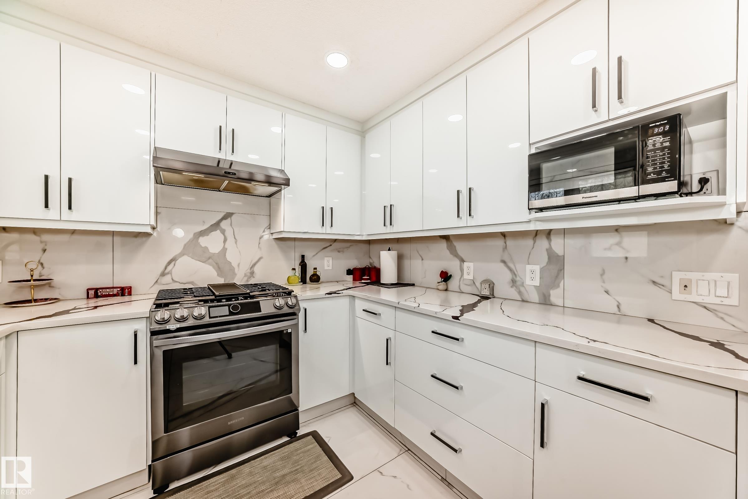 3843 47 Street NW, Minchau, Edmonton