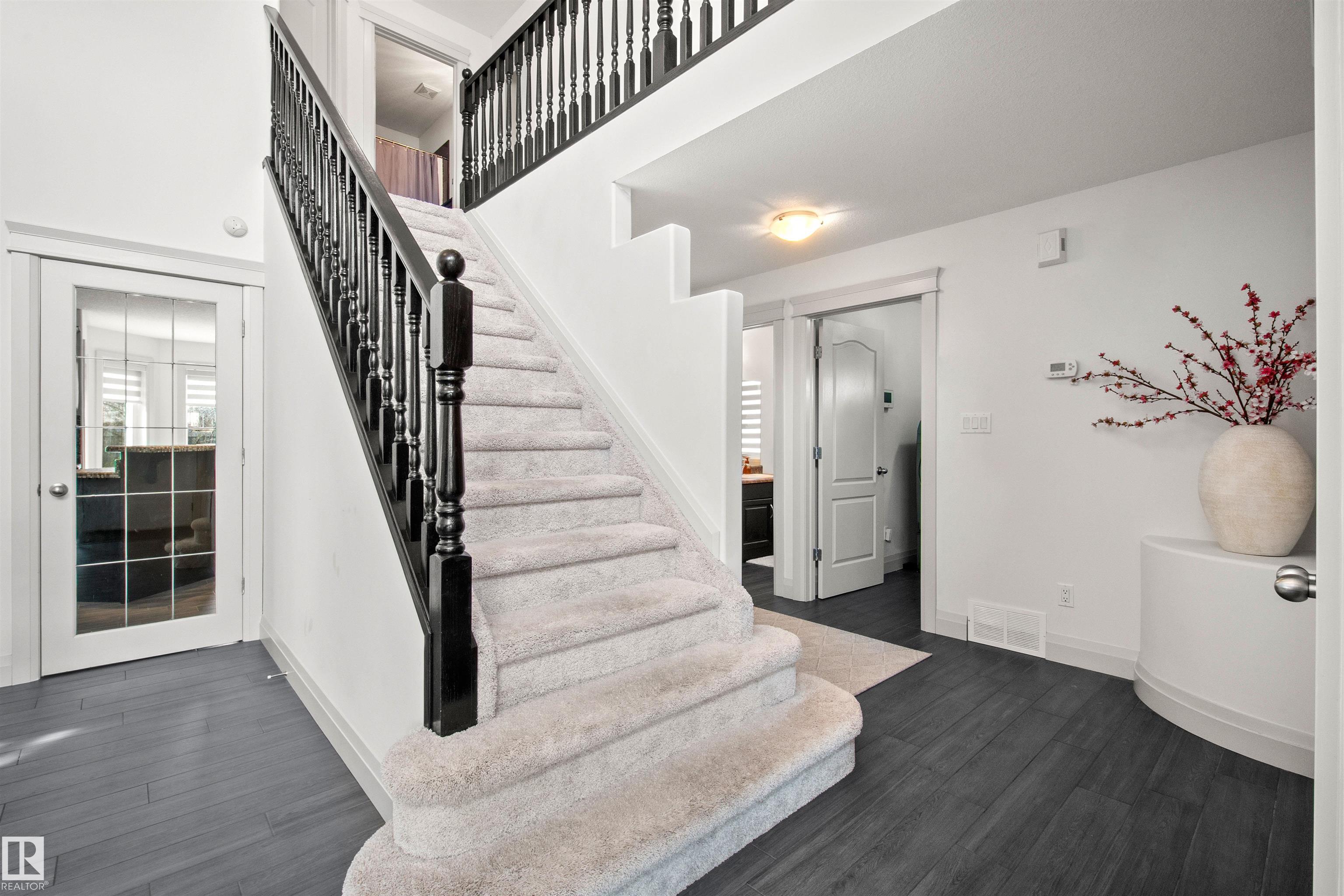 Photo 11 at 10656 181 Avenue NW, Chambery, Edmonton