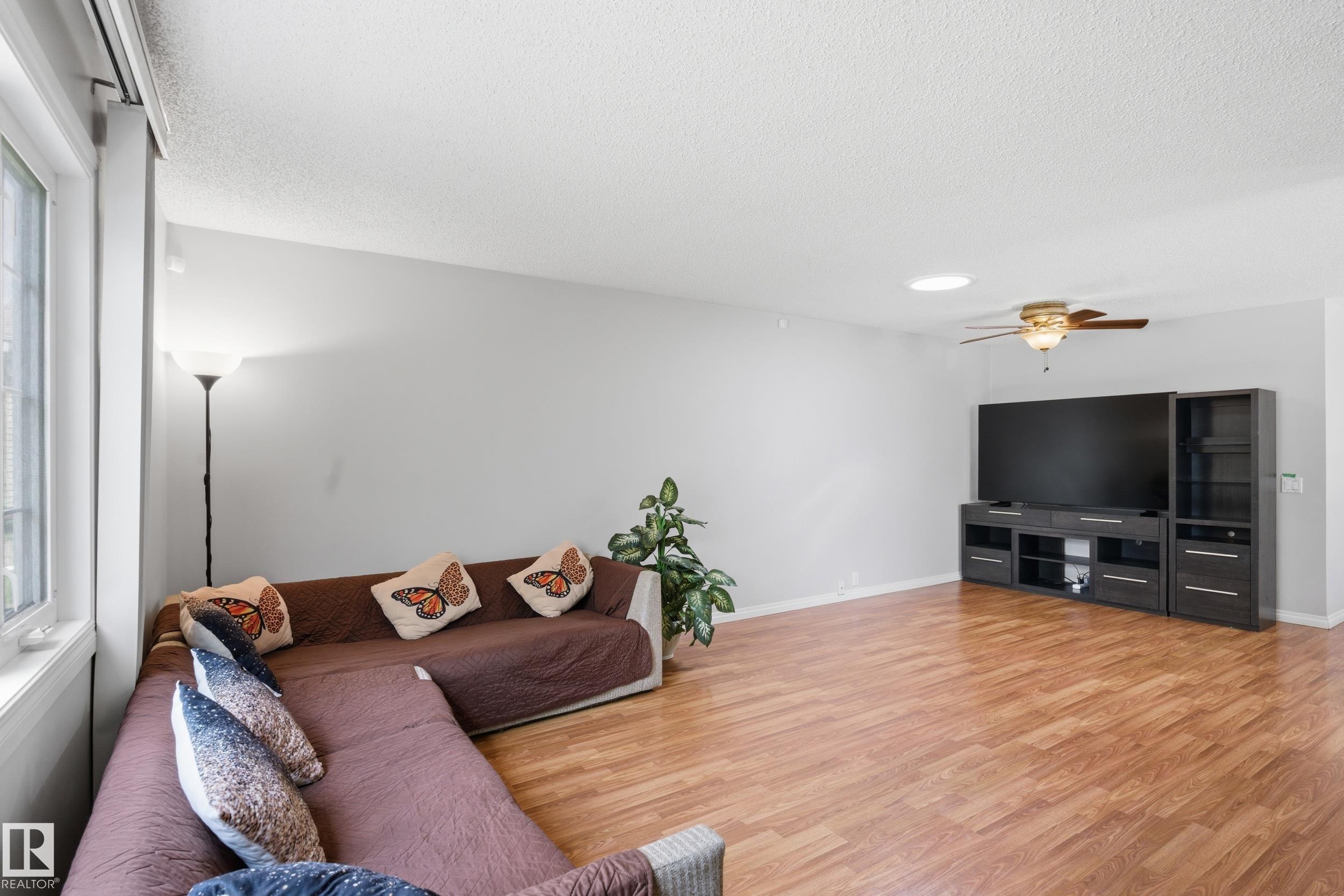 Photo 12 at 2103 53 Street NW, Meyokumin, Edmonton