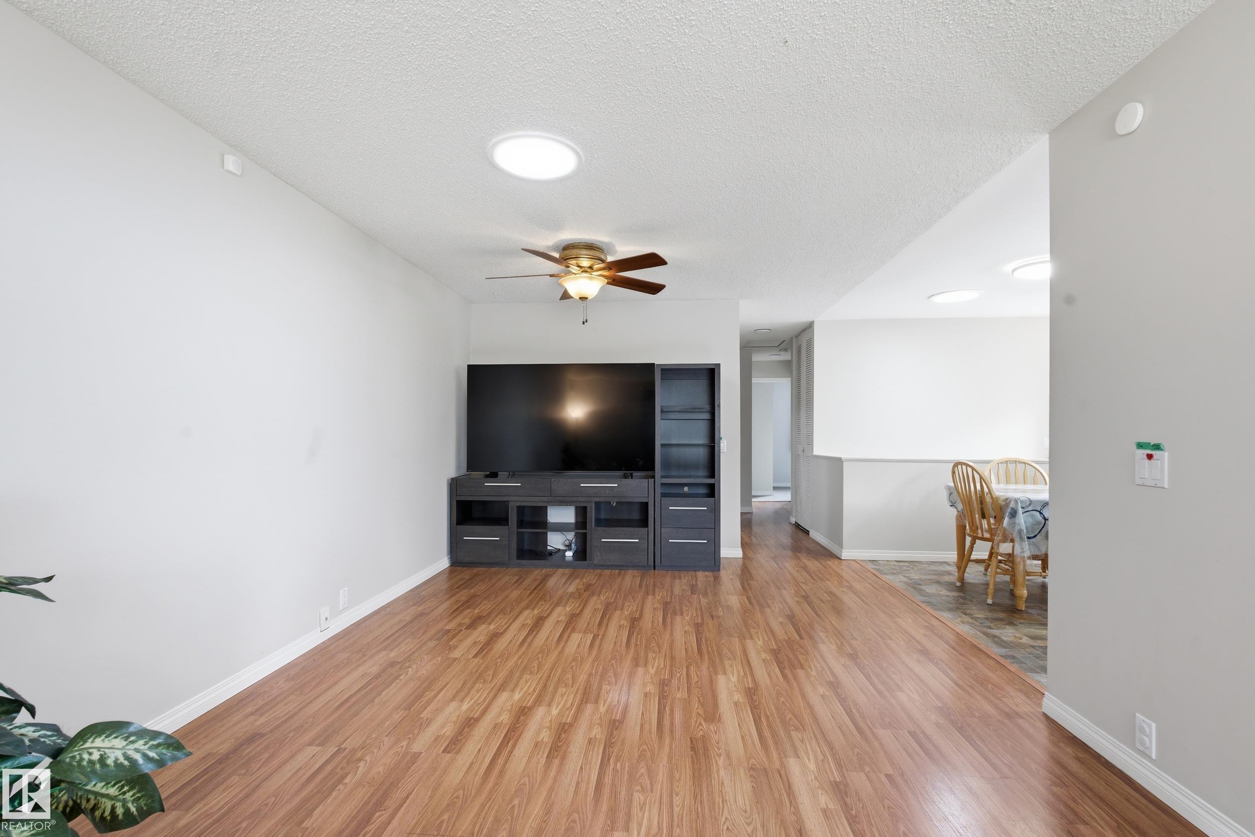 Photo 13 at 2103 53 Street NW, Meyokumin, Edmonton