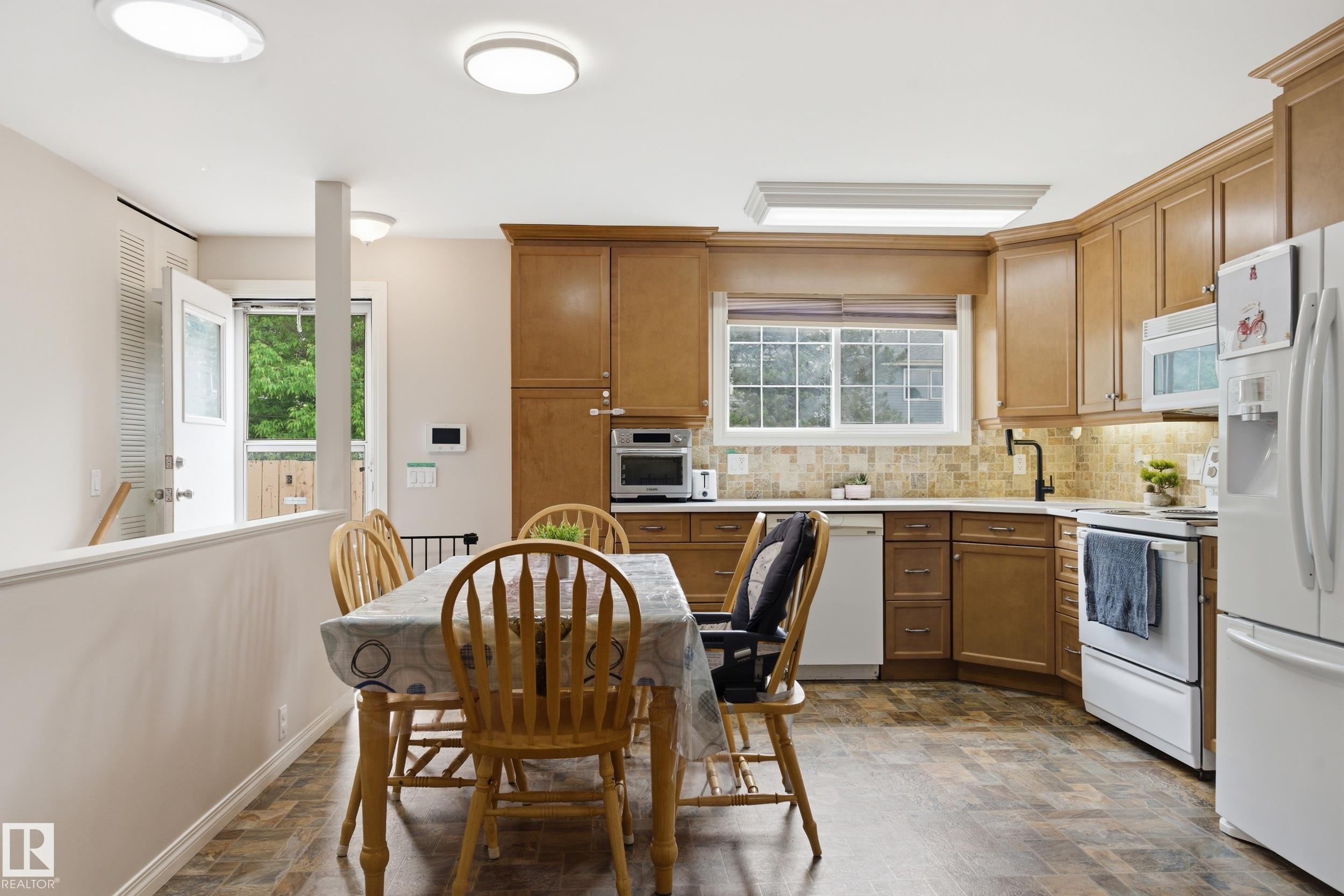 Photo 15 at 2103 53 Street NW, Meyokumin, Edmonton