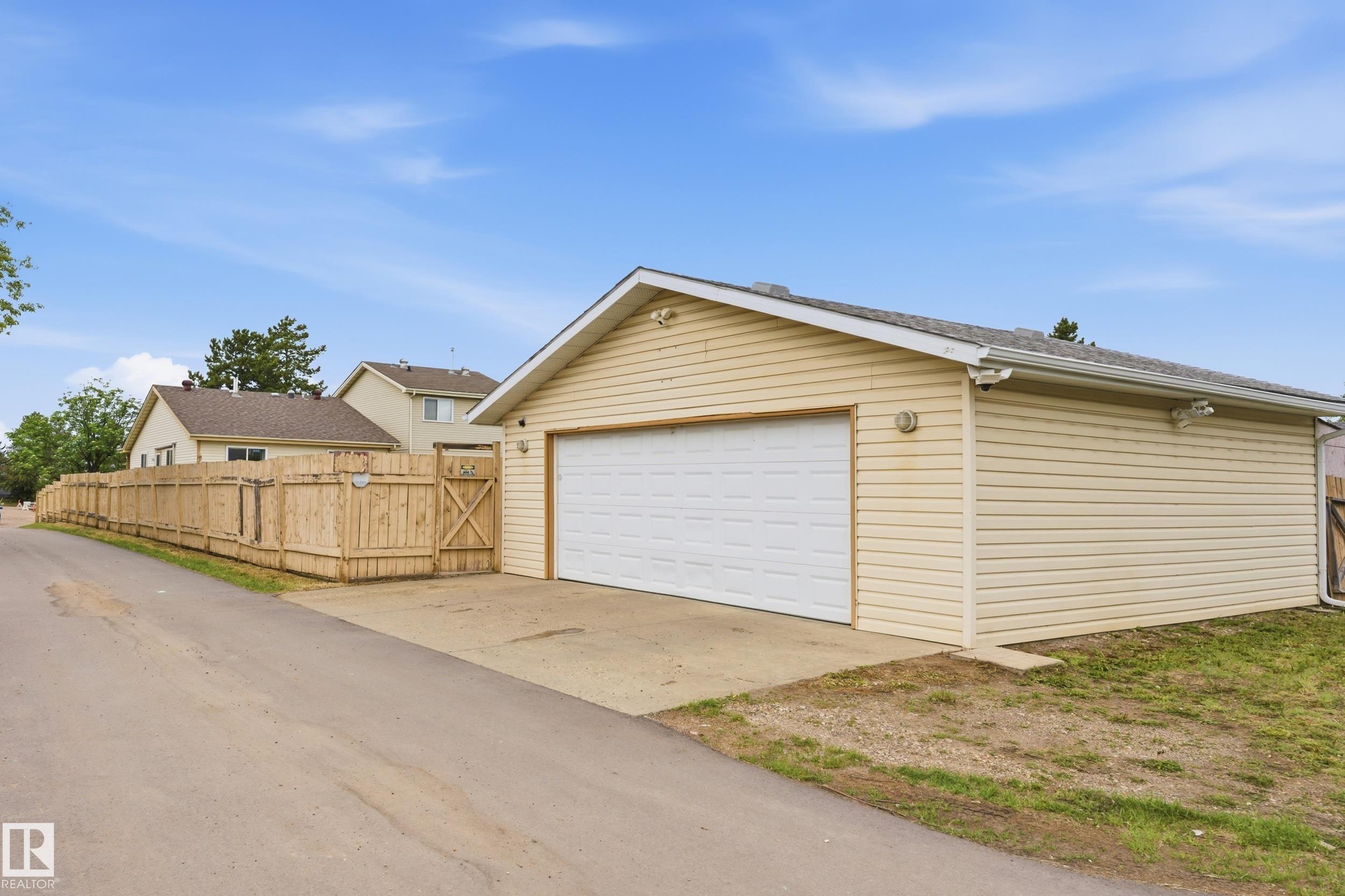 Photo 38 at 2103 53 Street NW, Meyokumin, Edmonton