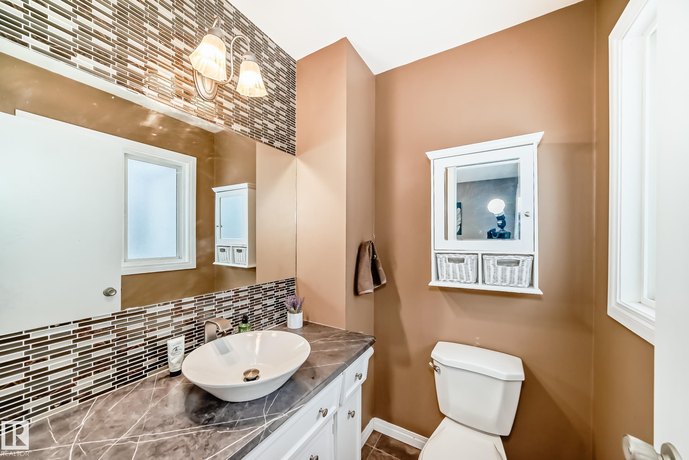 Photo 13 at 9813 152 Street NW, West Jasper Place, Edmonton