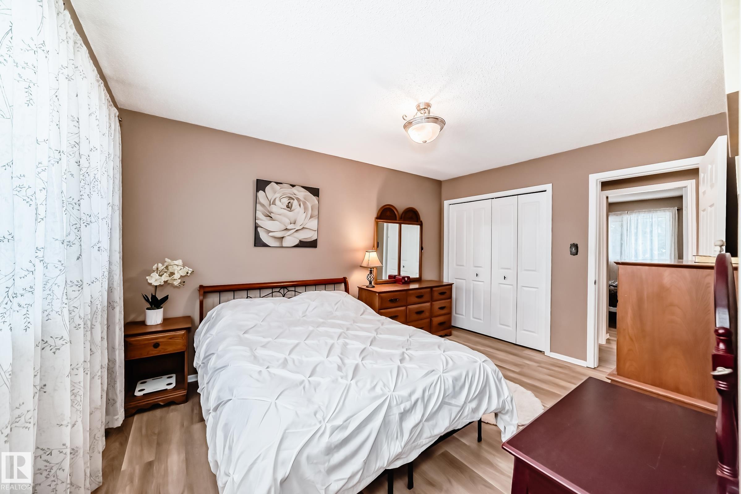 Photo 15 at 9813 152 Street NW, West Jasper Place, Edmonton