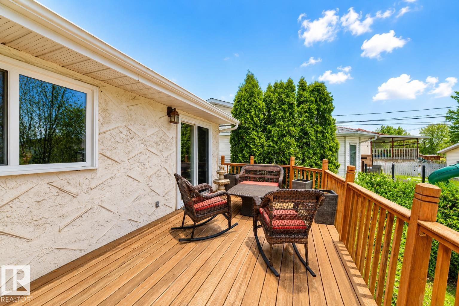 Photo 8 at 9813 152 Street NW, West Jasper Place, Edmonton