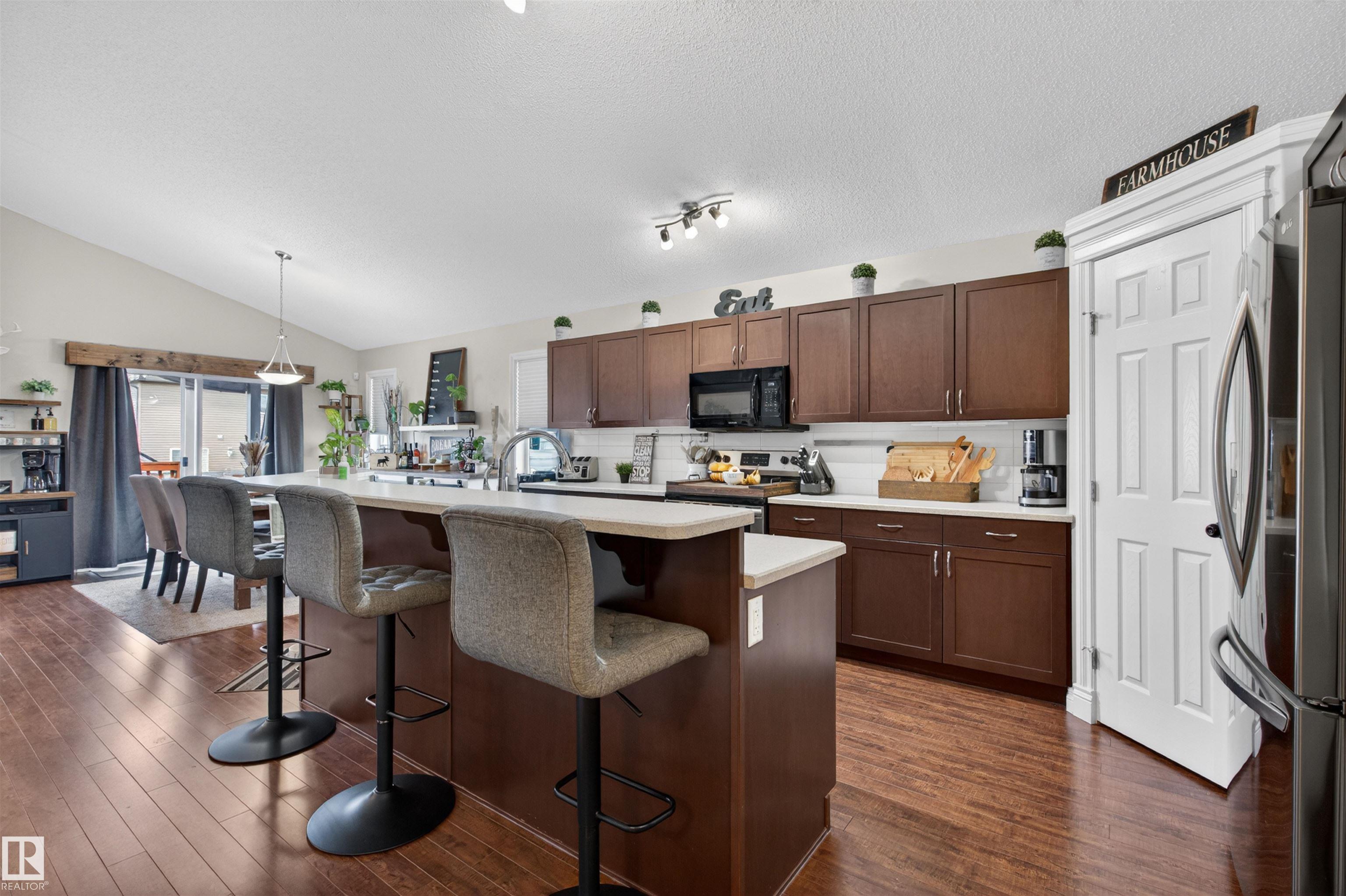 16528 132 Street NW, Oxford, Edmonton