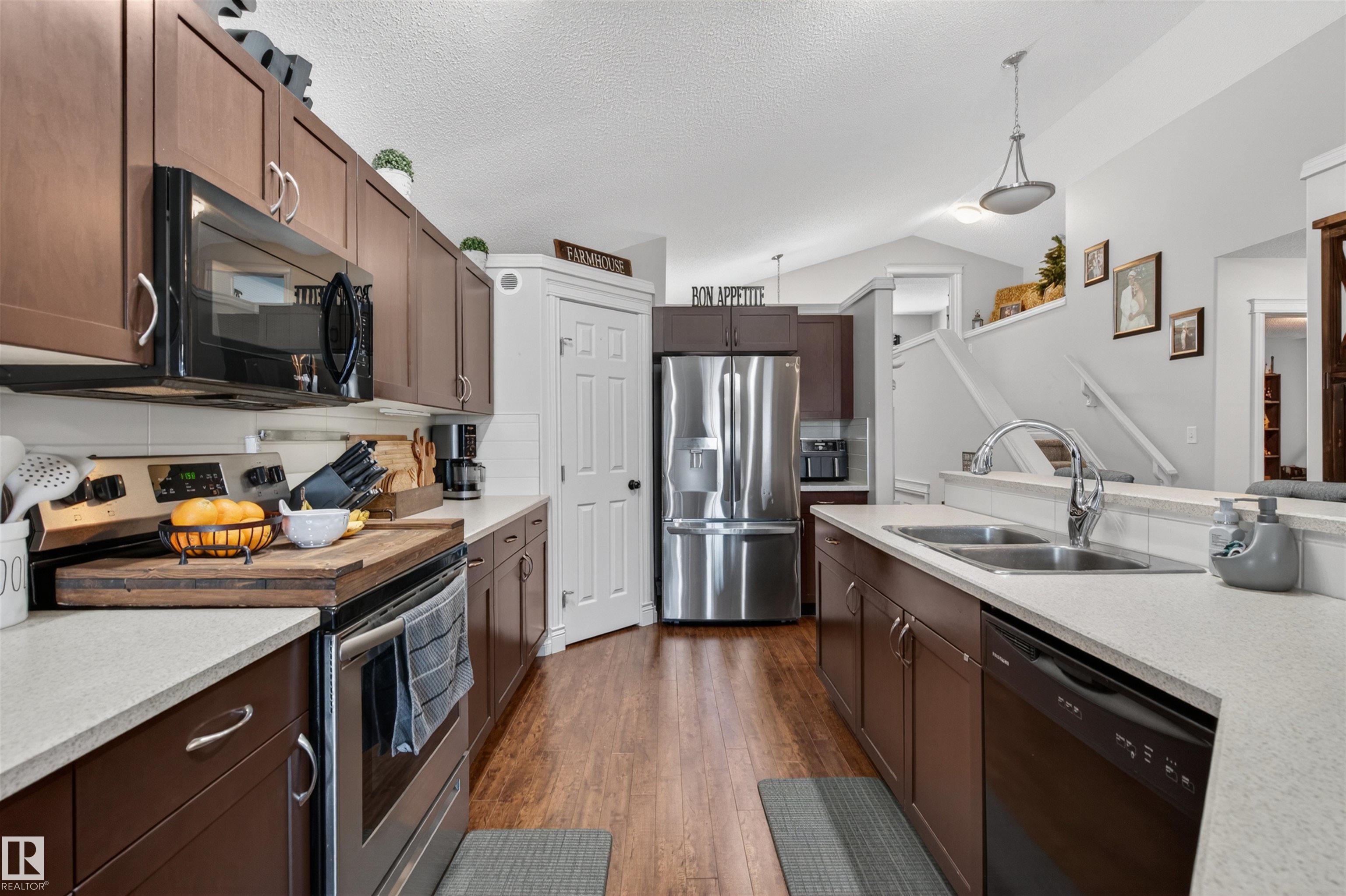 16528 132 Street NW, Oxford, Edmonton