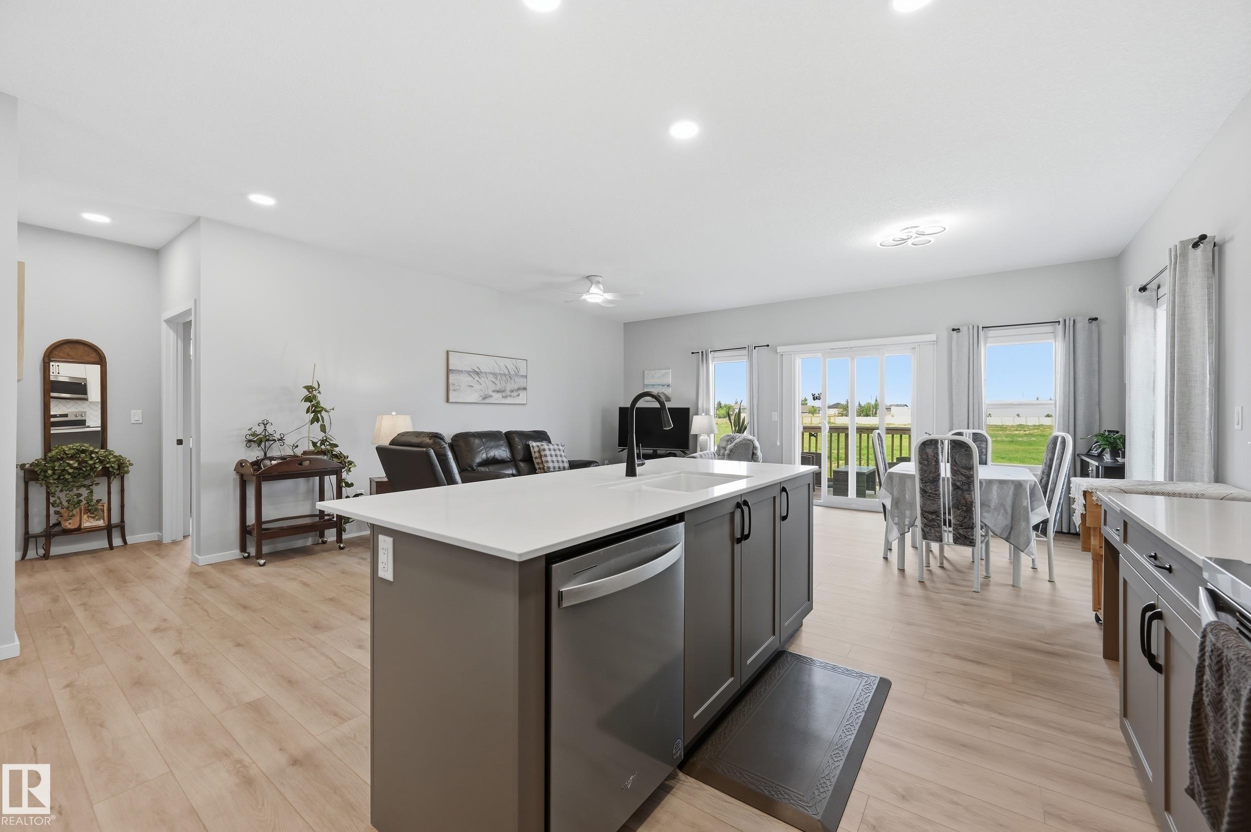 Photo 7 at 27 - 11 Dalton Link, Deer Park, Spruce Grove