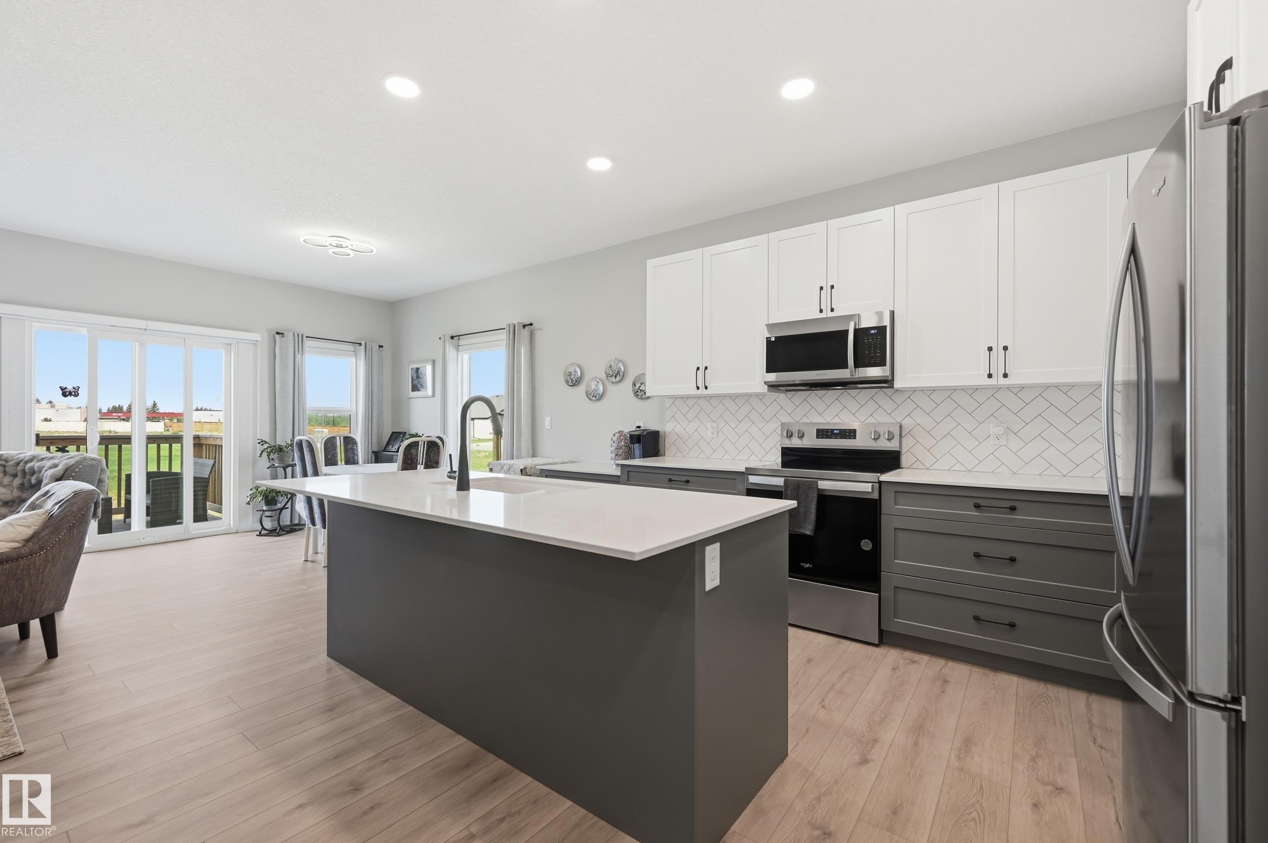 Photo 10 at 27 - 11 Dalton Link, Deer Park, Spruce Grove
