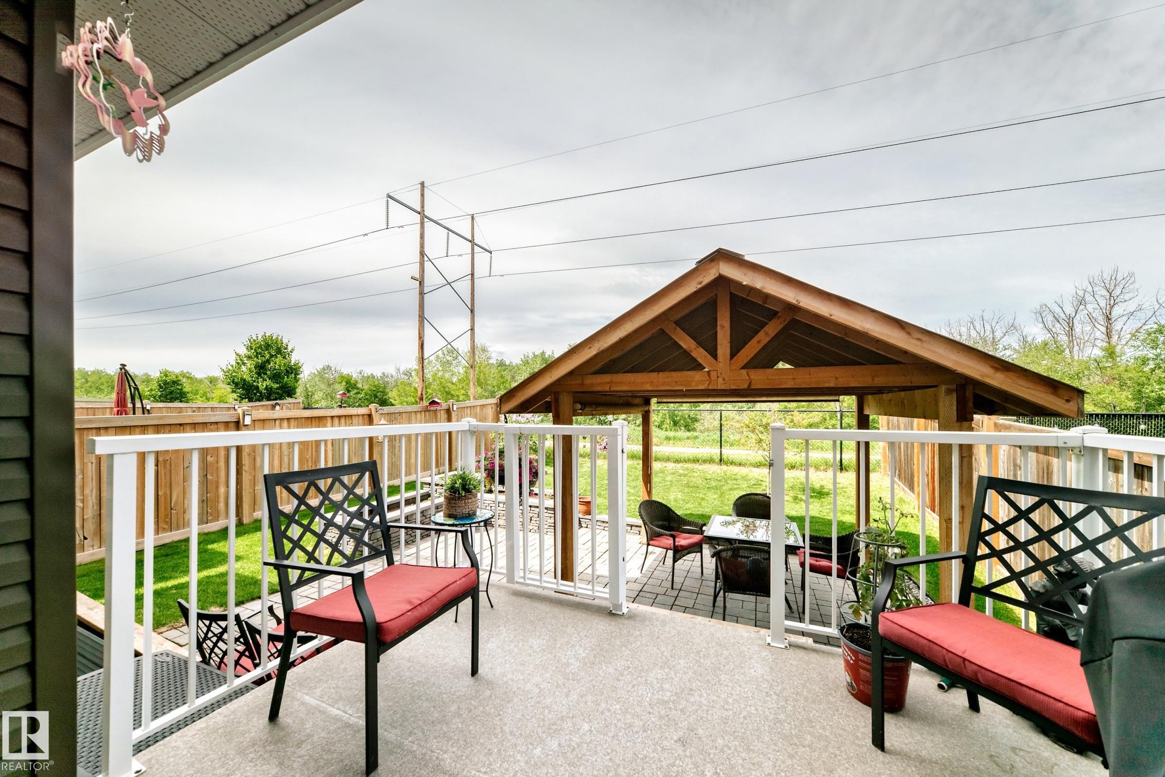 Photo 11 at 3895 Robins Crescent NW, Starling, Edmonton