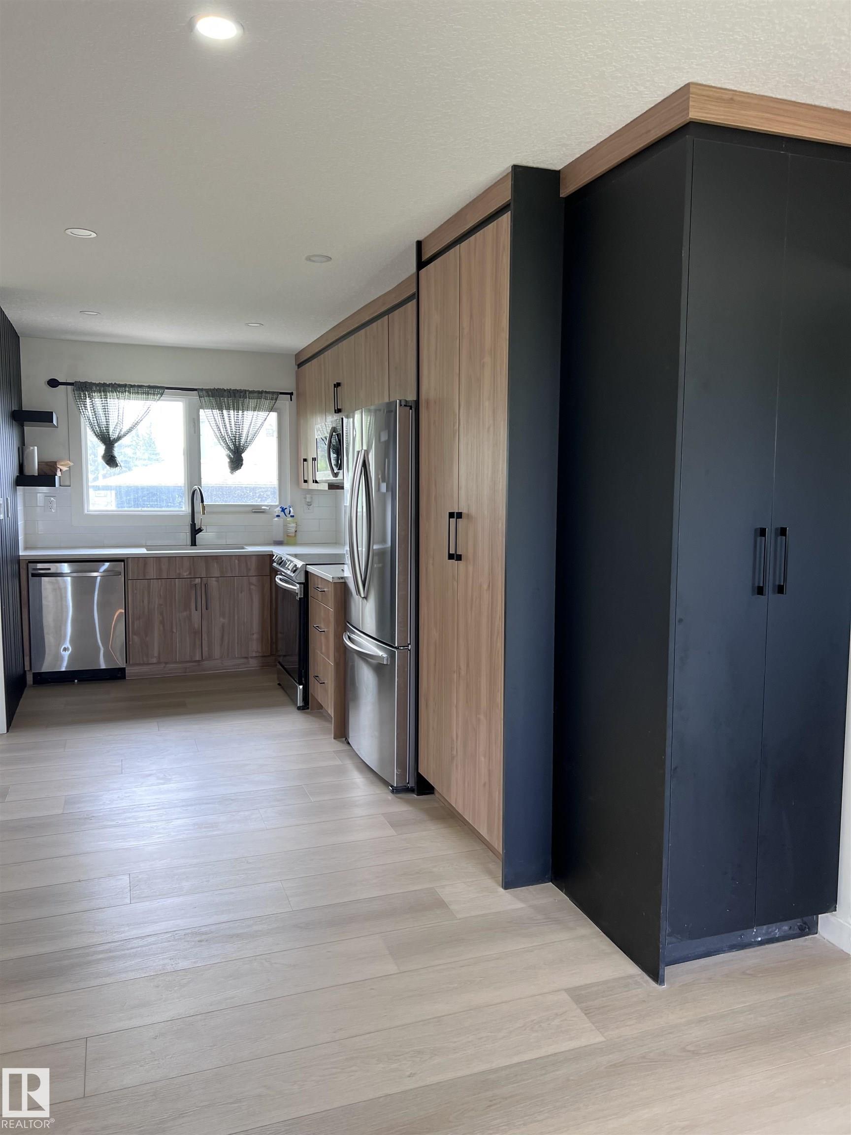 11911 133 Avenue NW, Kensington, Edmonton
