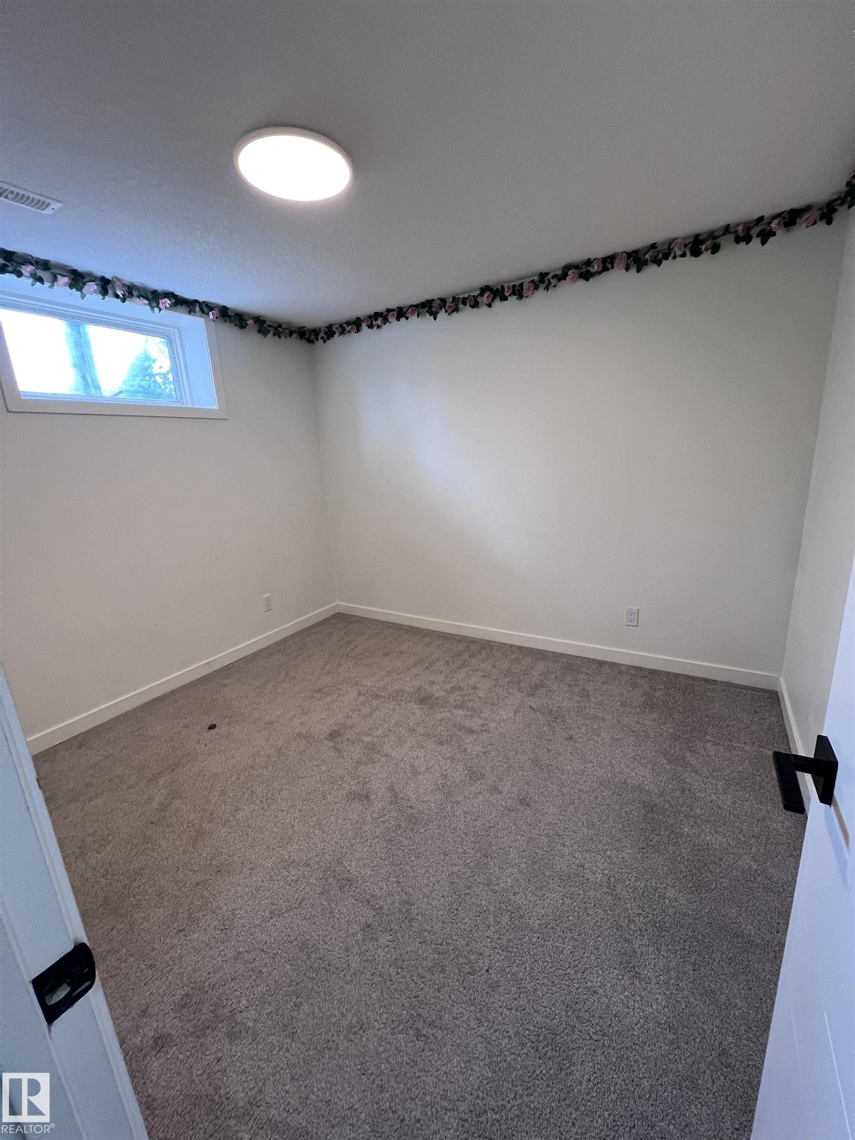 Photo 22 at 11911 133 Avenue NW, Kensington, Edmonton