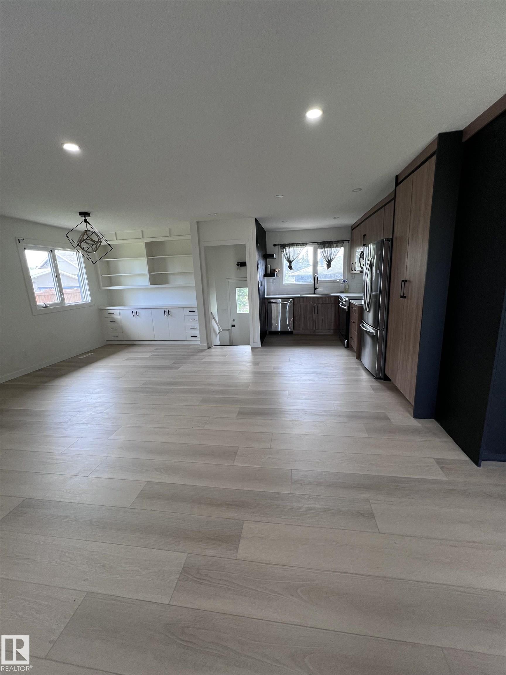 11911 133 Avenue NW, Kensington, Edmonton