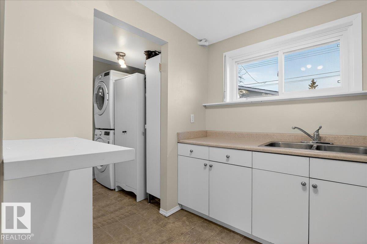 Photo 13 at 16206 79a Avenue NW, Elmwood, Edmonton