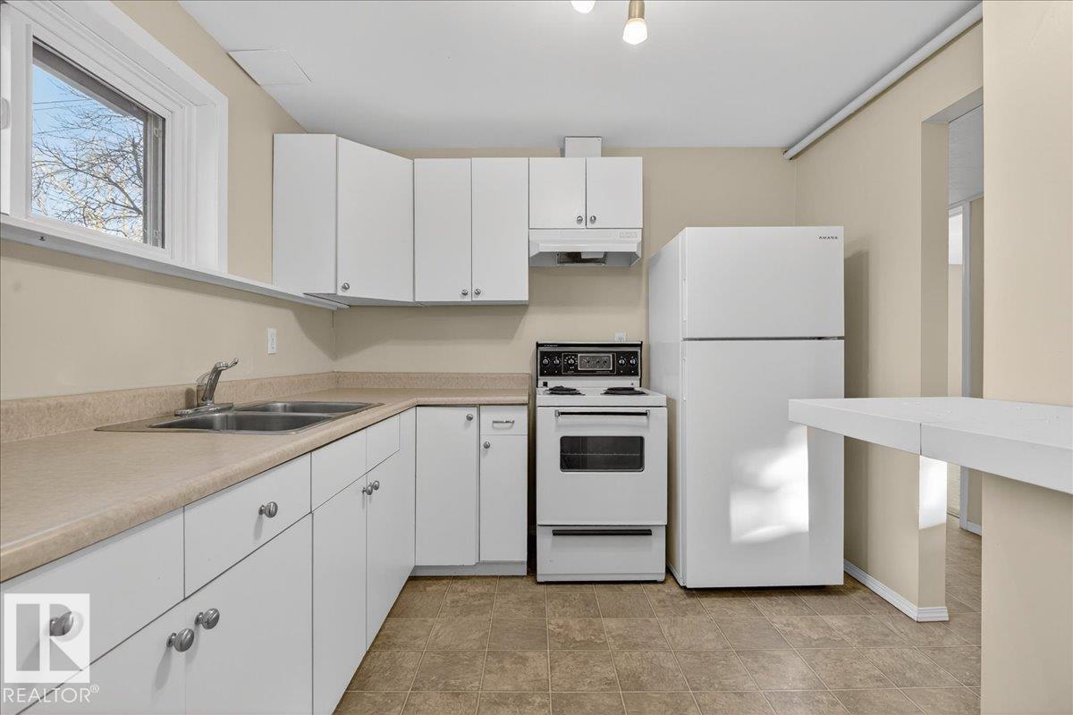 Photo 9 at 16206 79a Avenue NW, Elmwood, Edmonton