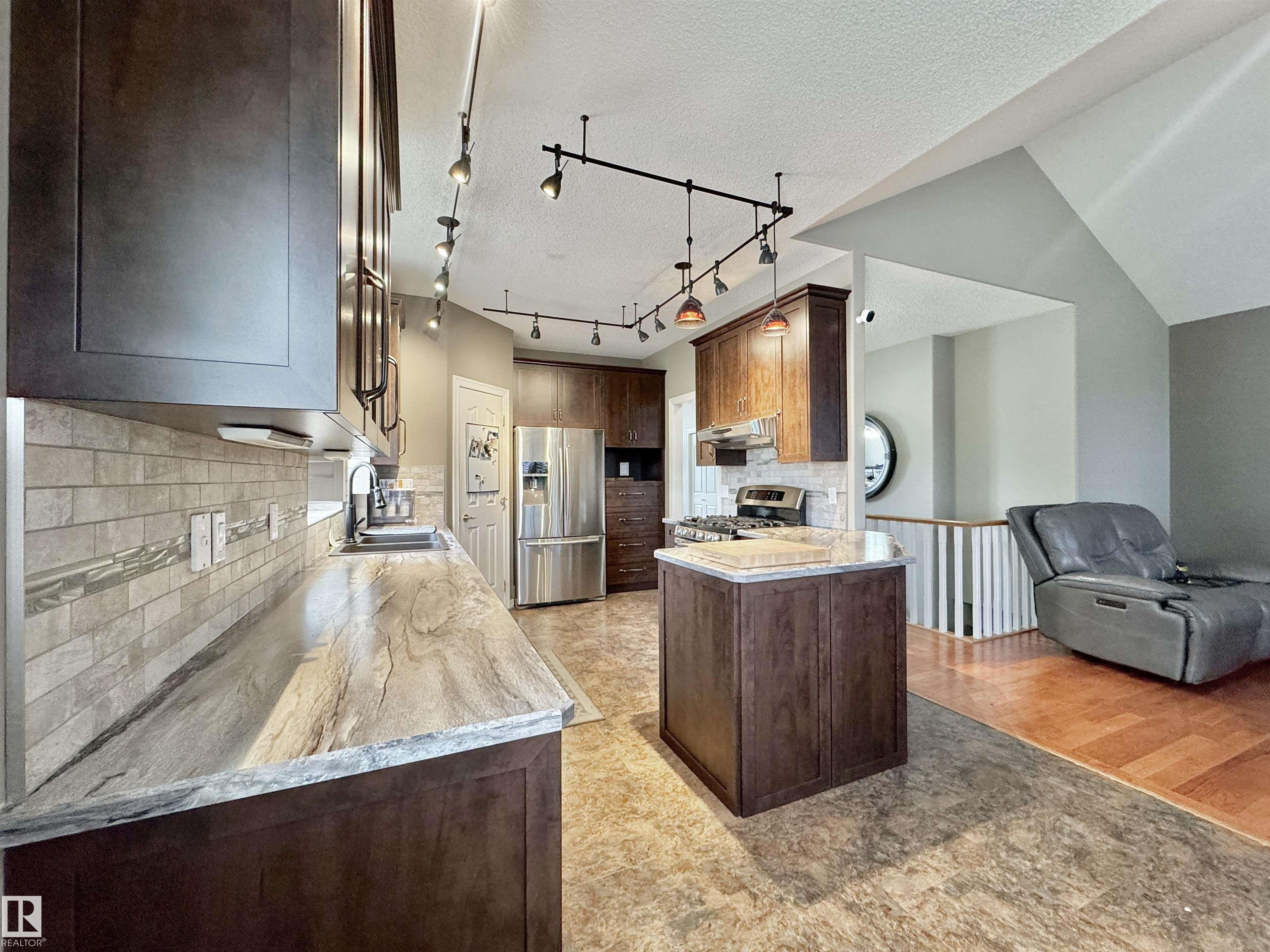 Photo 12 at 642 Meadowview Crescent, Clarkdale Meadows, Sherwood Park