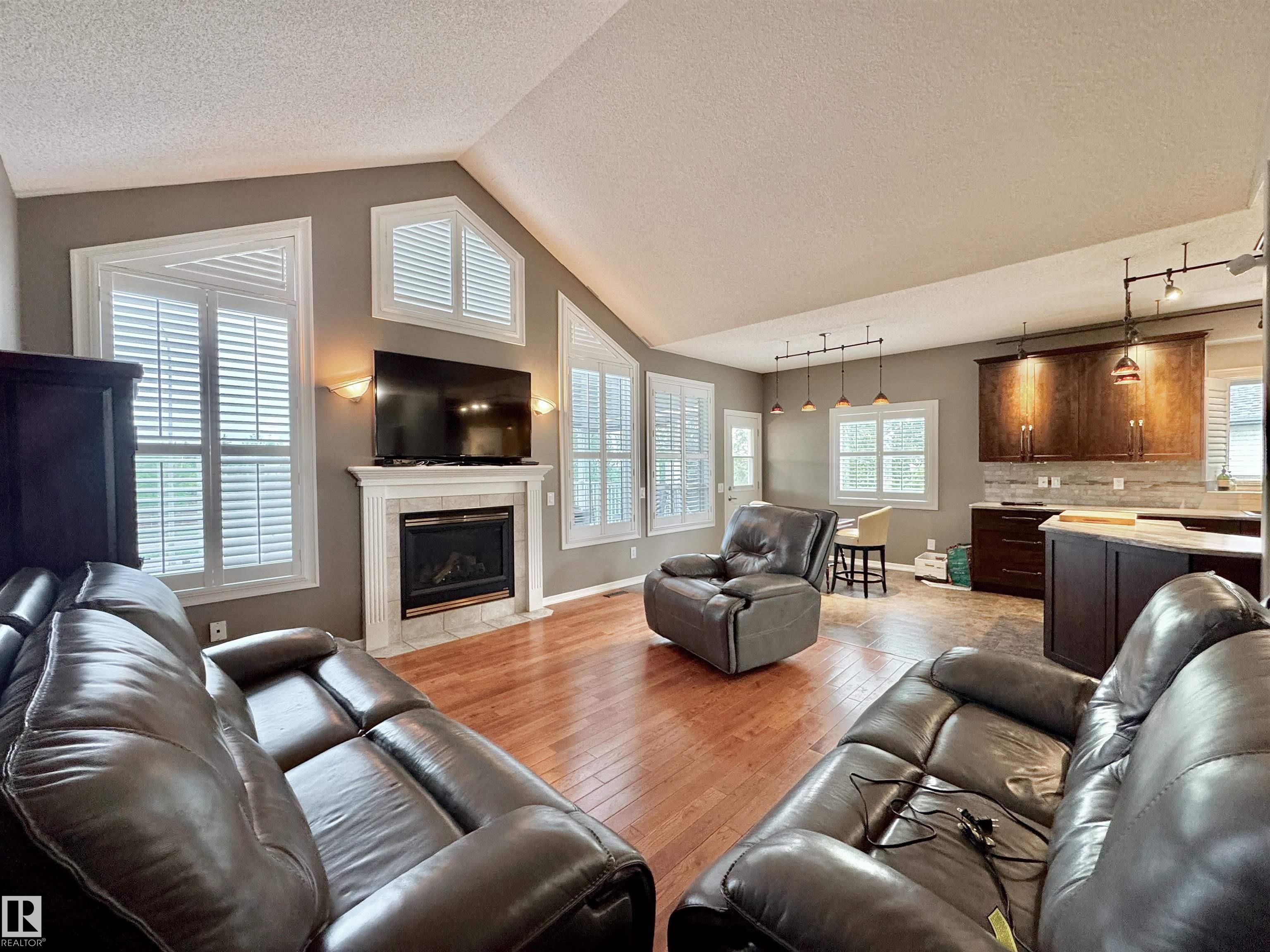Photo 6 at 642 Meadowview Crescent, Clarkdale Meadows, Sherwood Park