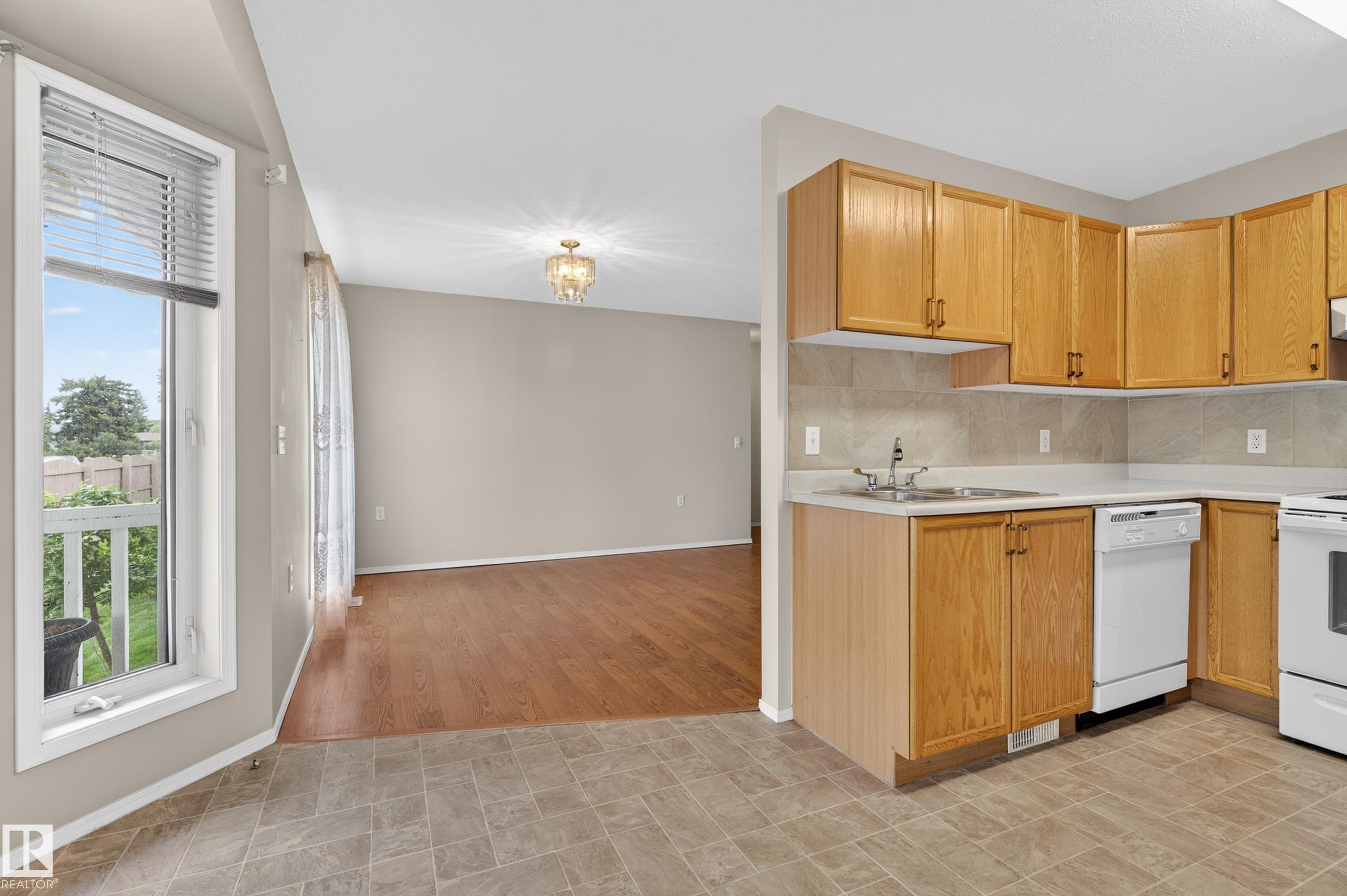 Photo 10 at 118 - 13320 124 Street NW, Kensington, Edmonton