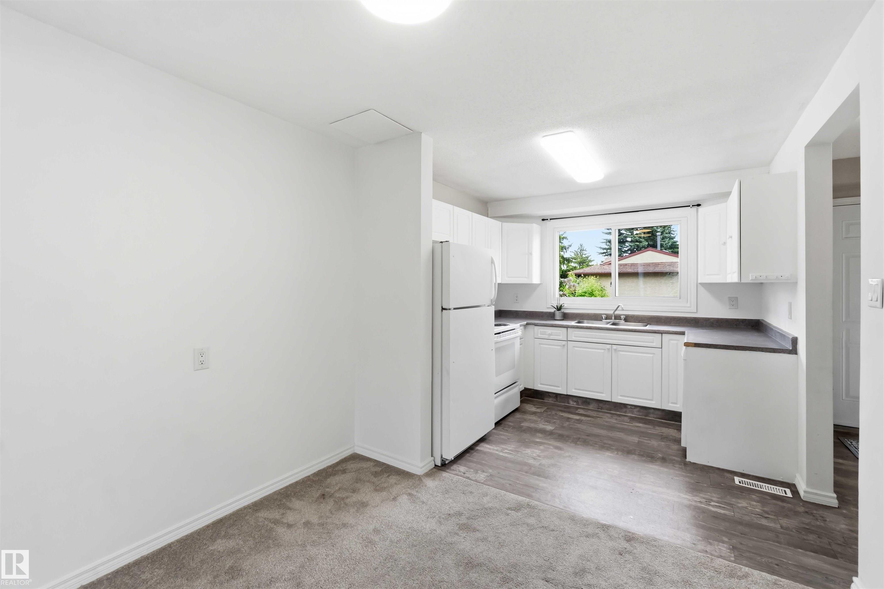 Photo 20 at 17325 85 Avenue NW, Thorncliffe, Edmonton