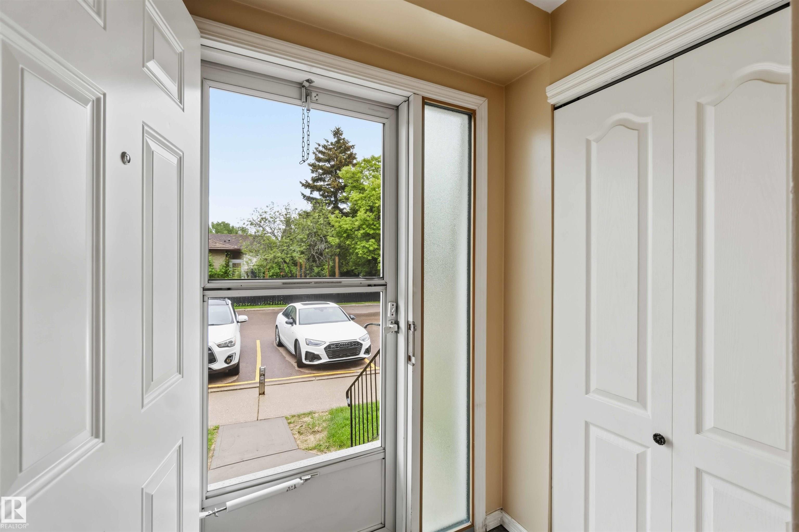 Photo 6 at 17325 85 Avenue NW, Thorncliffe, Edmonton