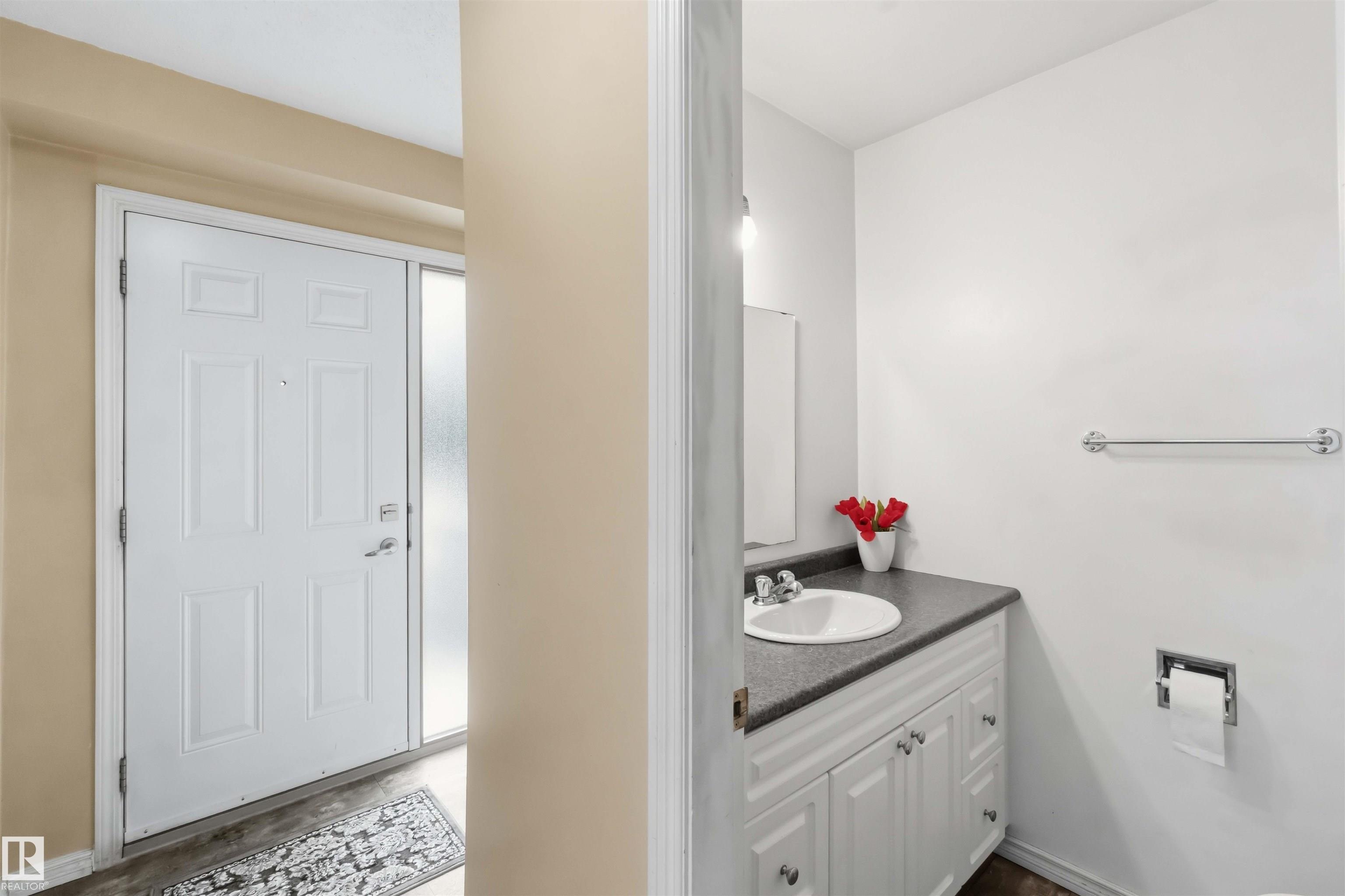 Photo 8 at 17325 85 Avenue NW, Thorncliffe, Edmonton