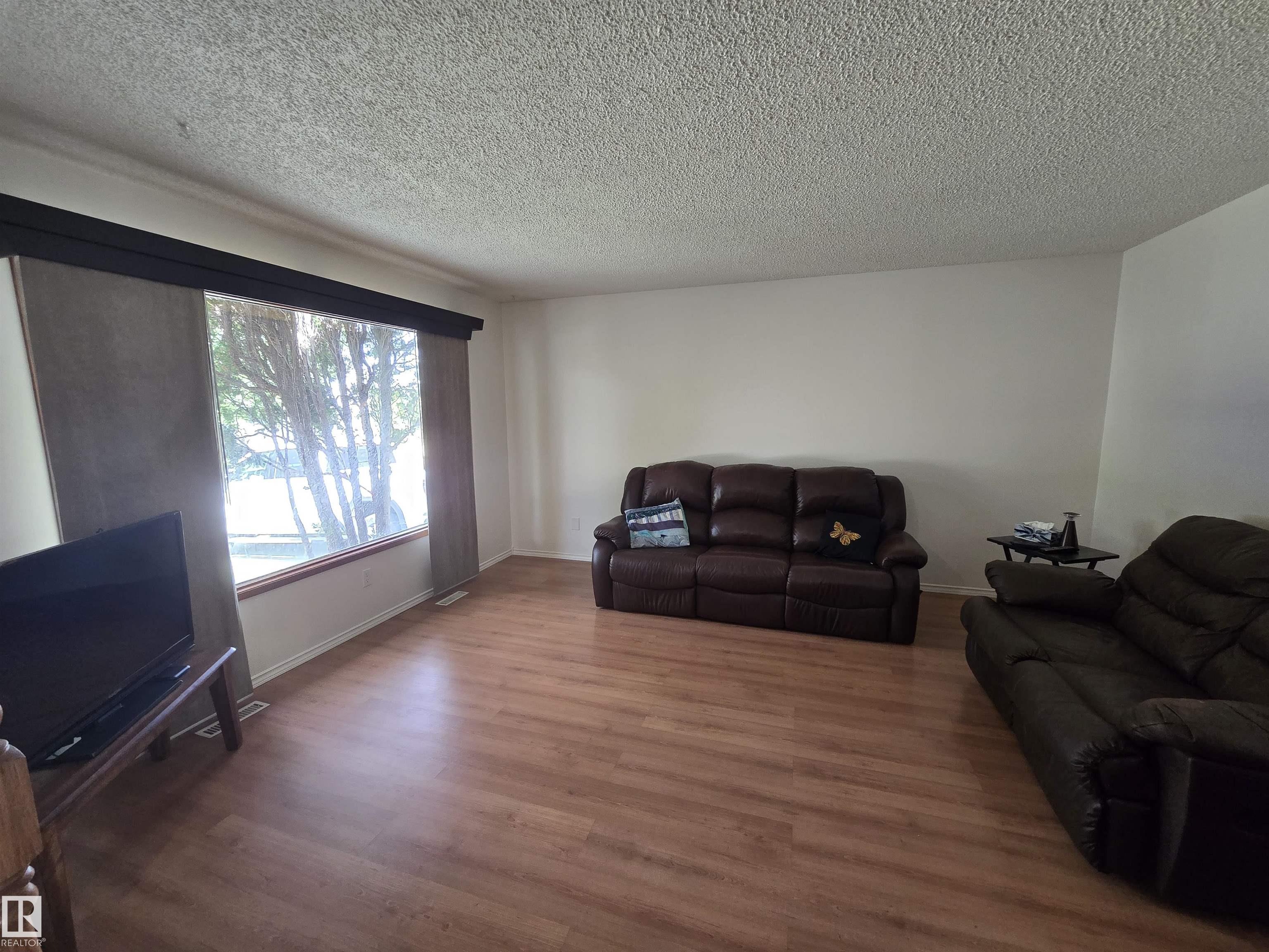 9831 188 Street NW, La Perle, Edmonton
