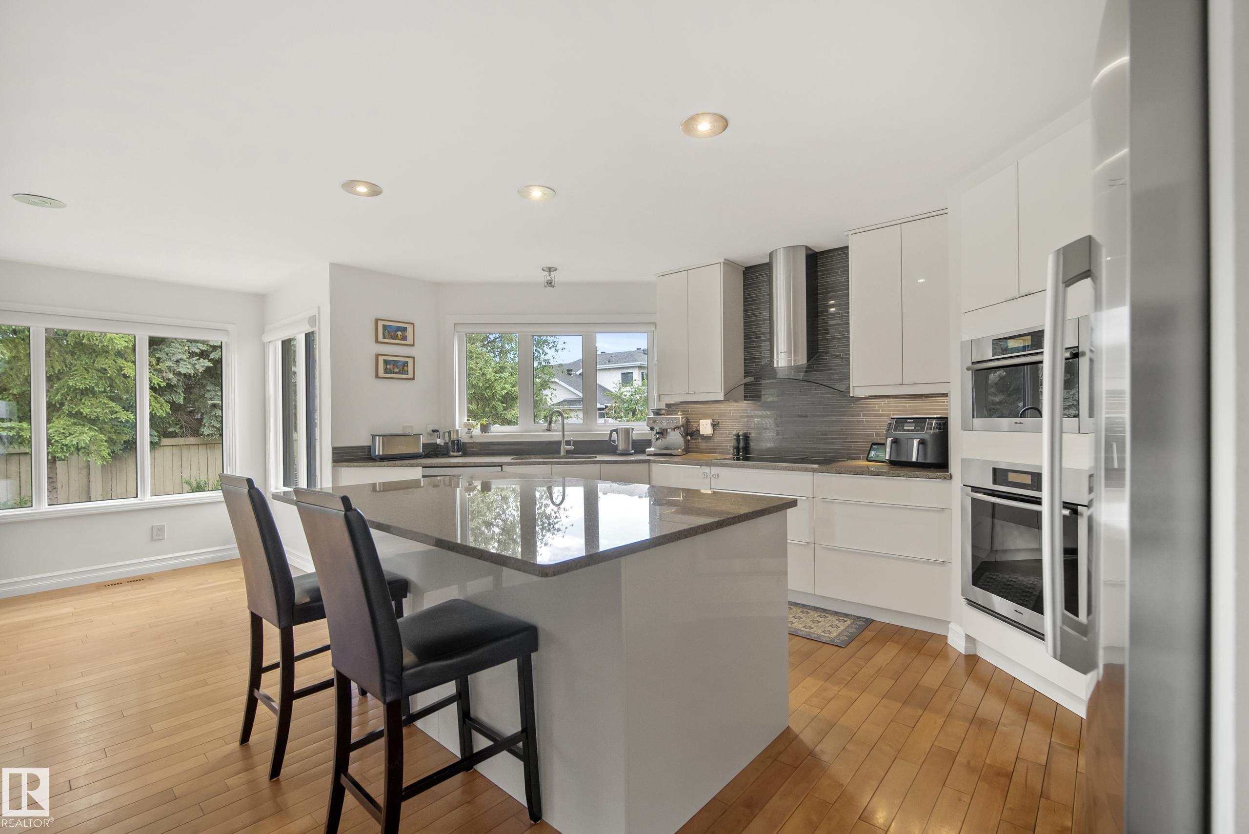 Photo 12 at 11256 10 Avenue NW, Twin Brooks, Edmonton