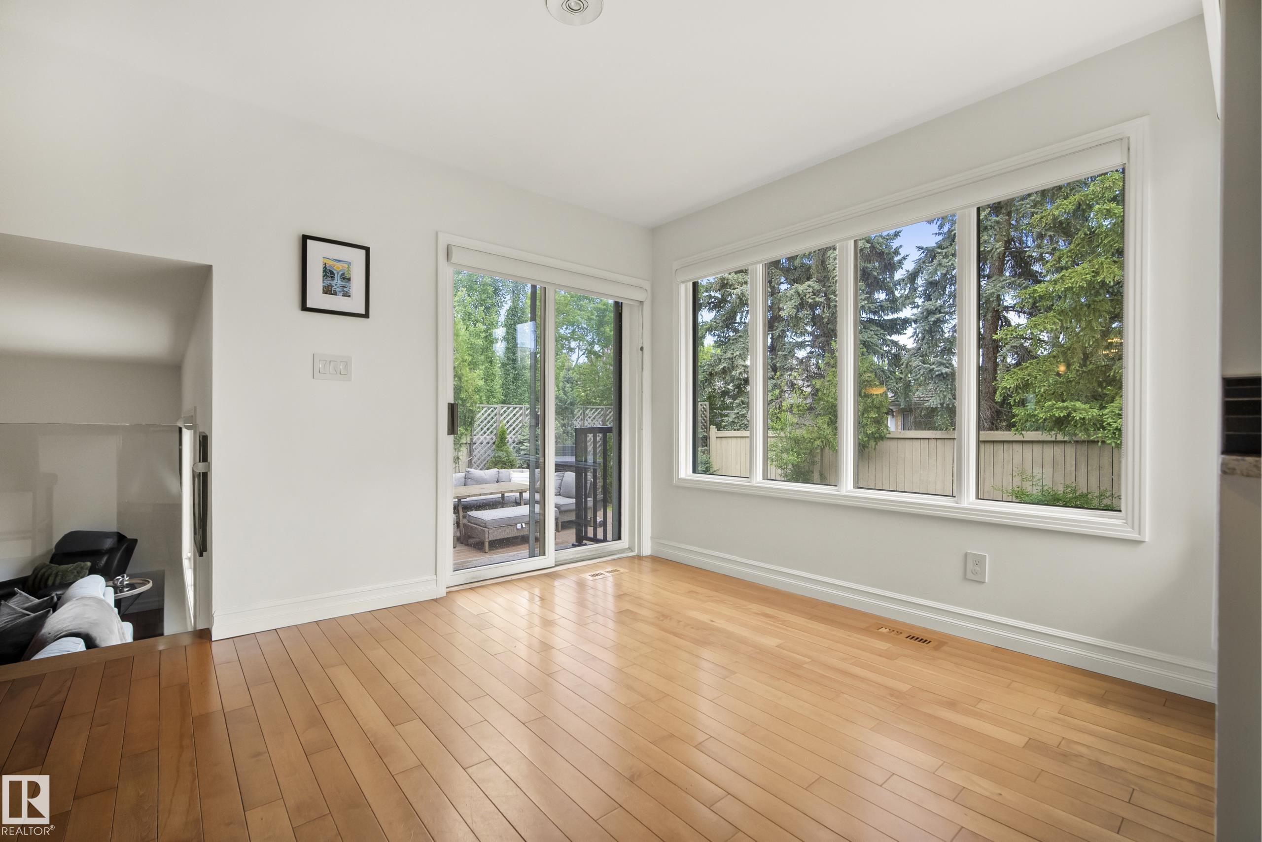 Photo 14 at 11256 10 Avenue NW, Twin Brooks, Edmonton