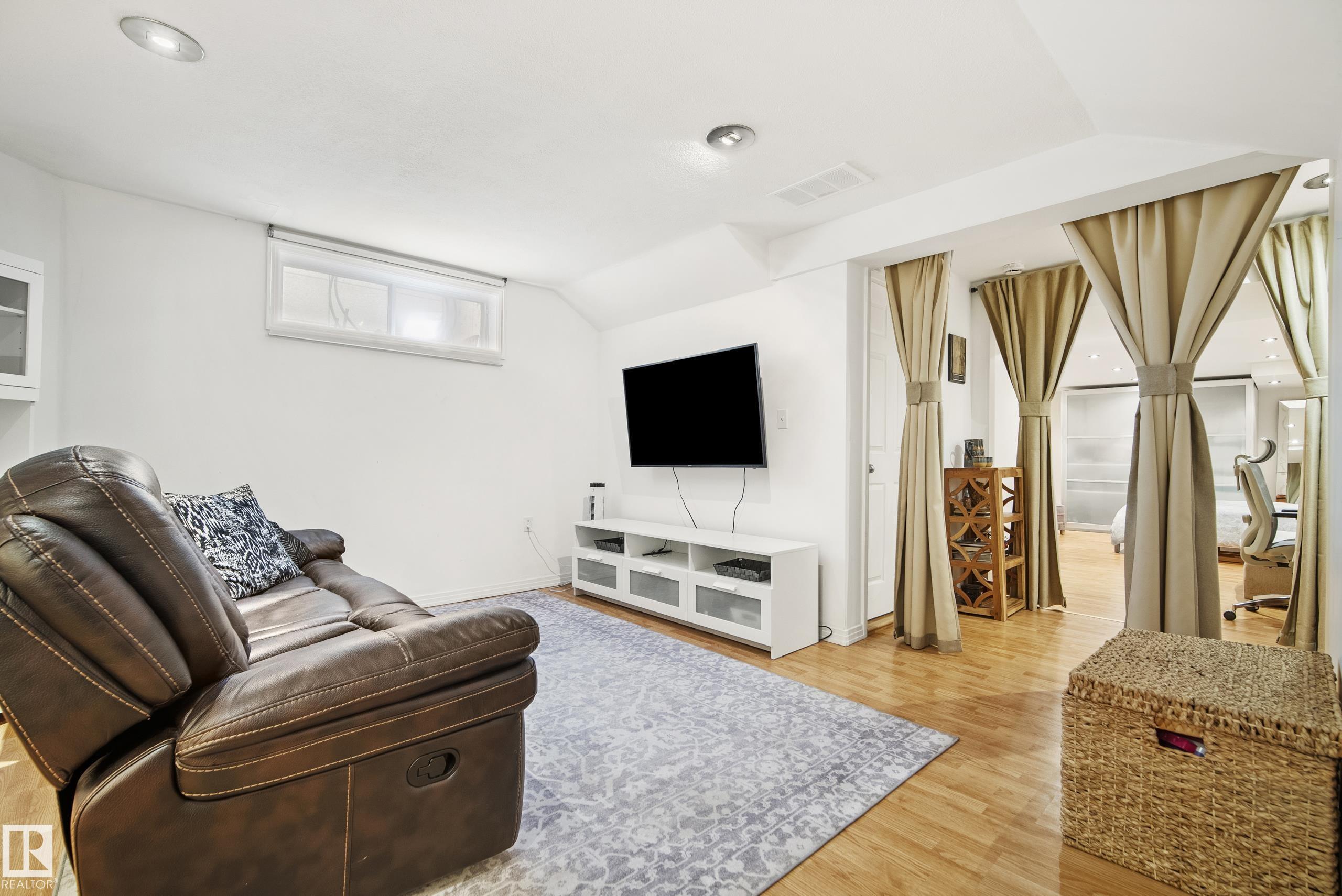 Photo 37 at 11256 10 Avenue NW, Twin Brooks, Edmonton