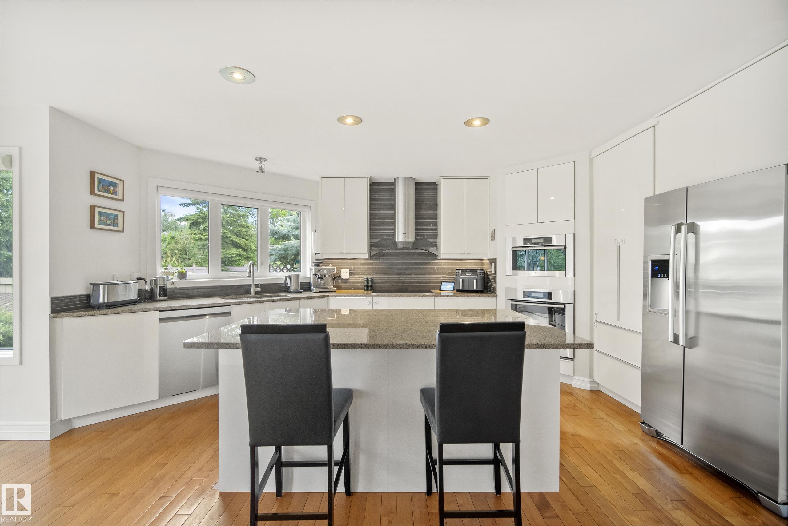 Photo 10 at 11256 10 Avenue NW, Twin Brooks, Edmonton