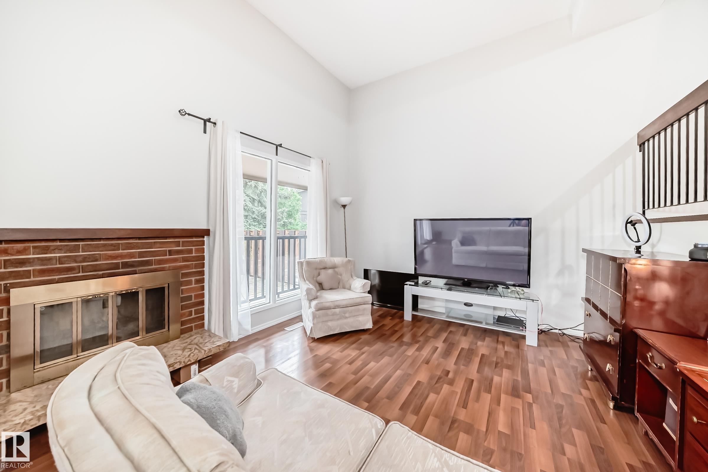 Photo 12 at 55 Glaewyn Estates, Grandin, St. Albert