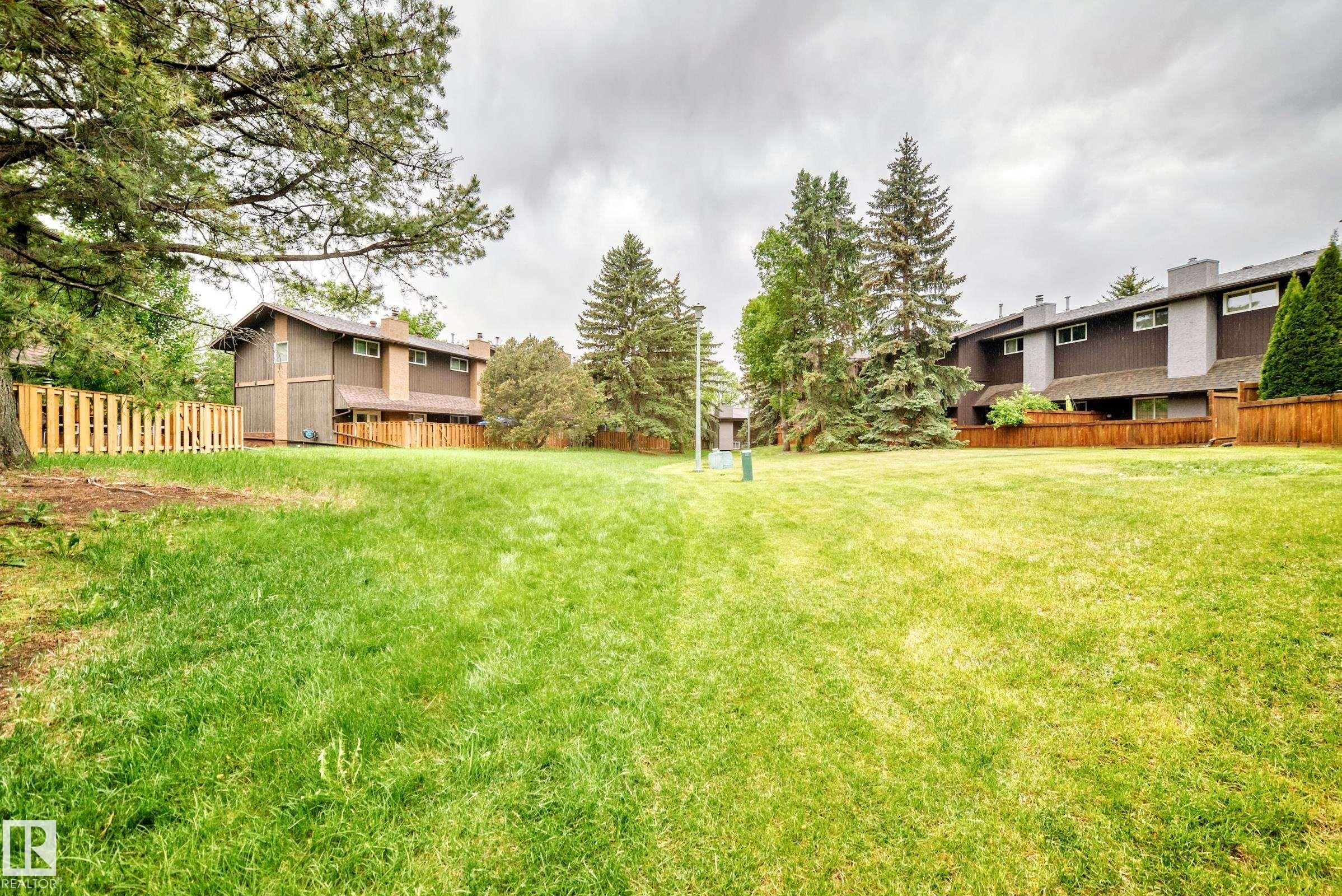 Photo 6 at 55 Glaewyn Estates, Grandin, St. Albert