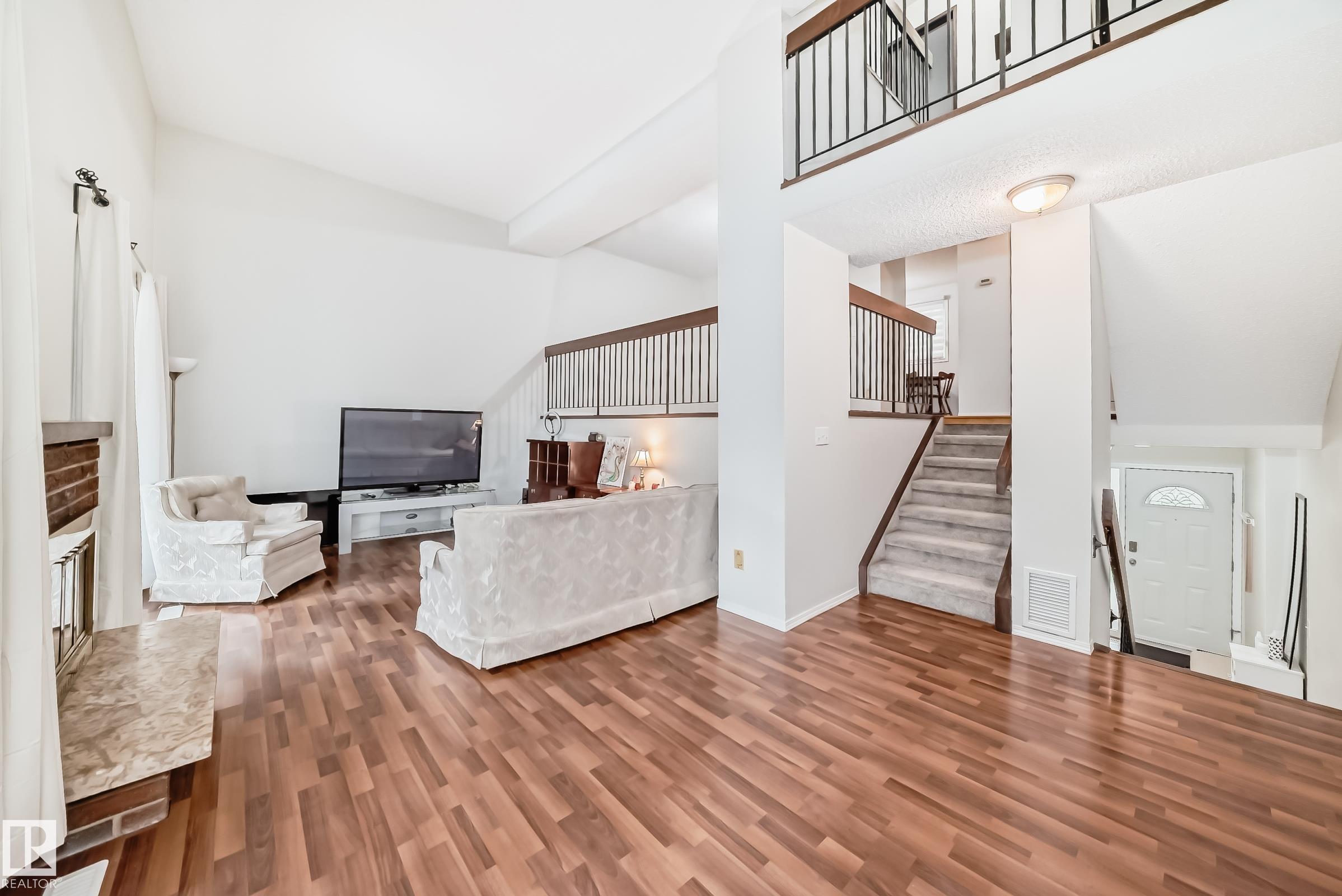 Photo 10 at 55 Glaewyn Estates, Grandin, St. Albert