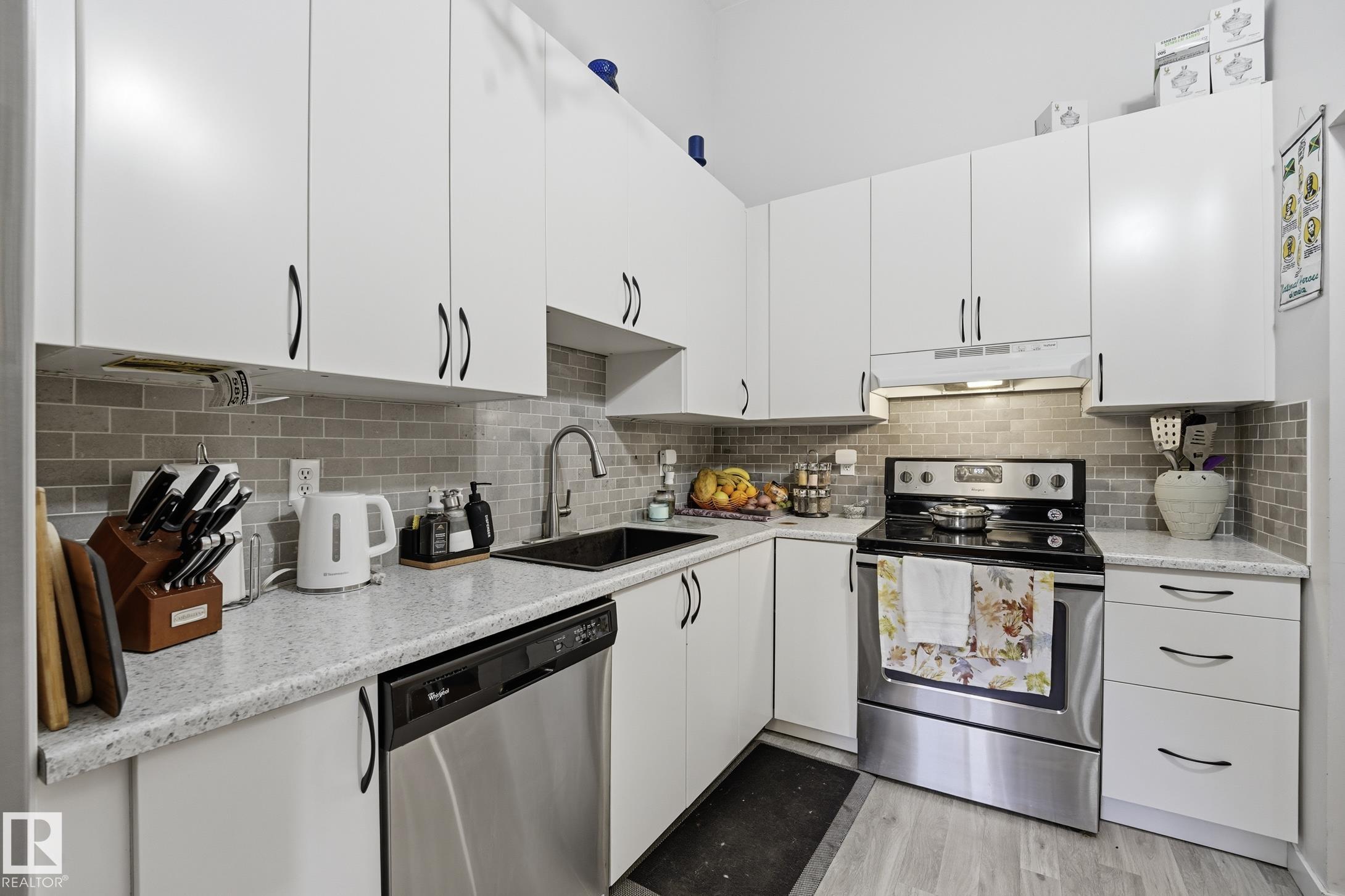 Photo 14 at 7303 180 Street NW, Lymburn, Edmonton