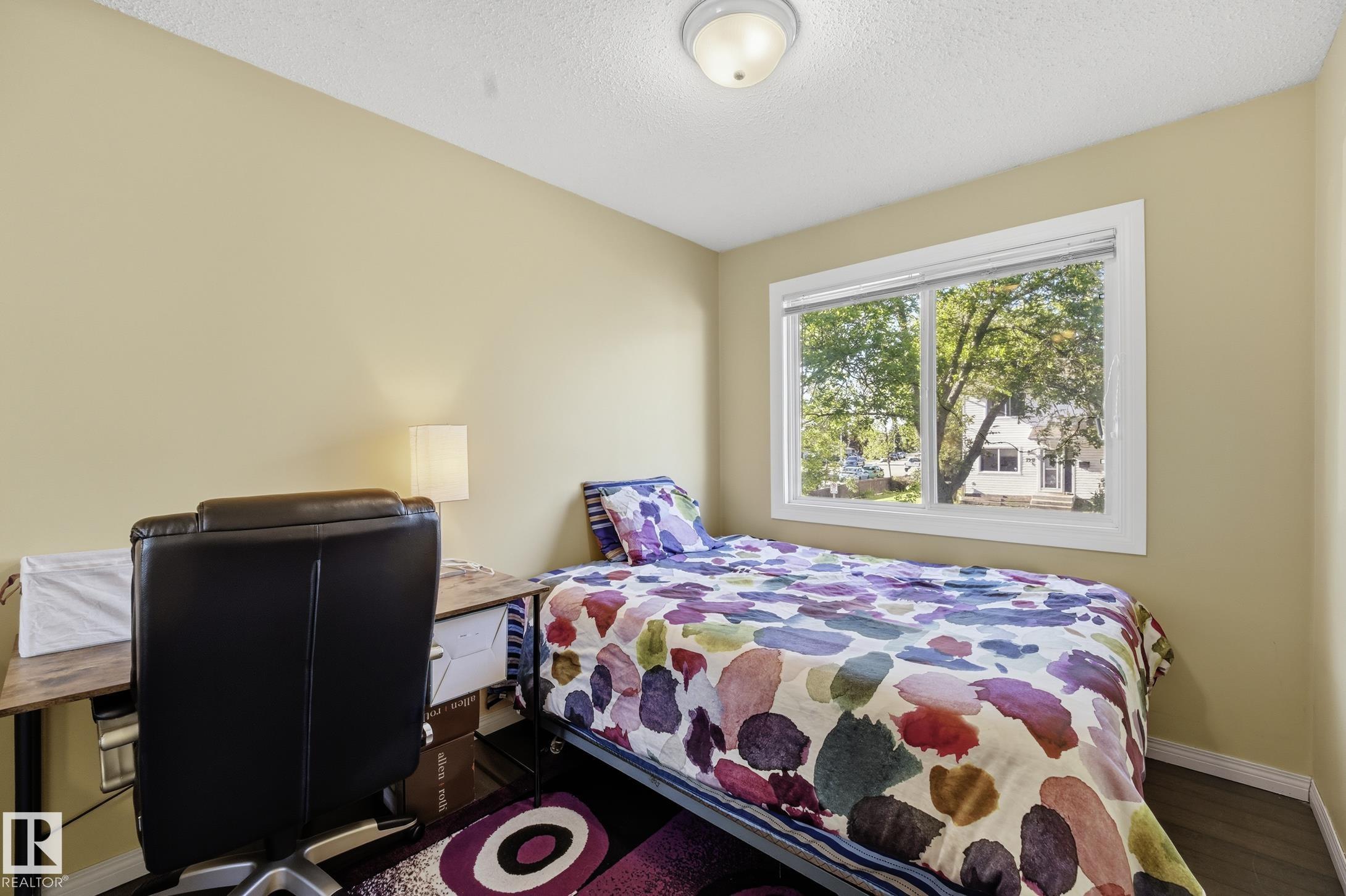 Photo 22 at 7303 180 Street NW, Lymburn, Edmonton