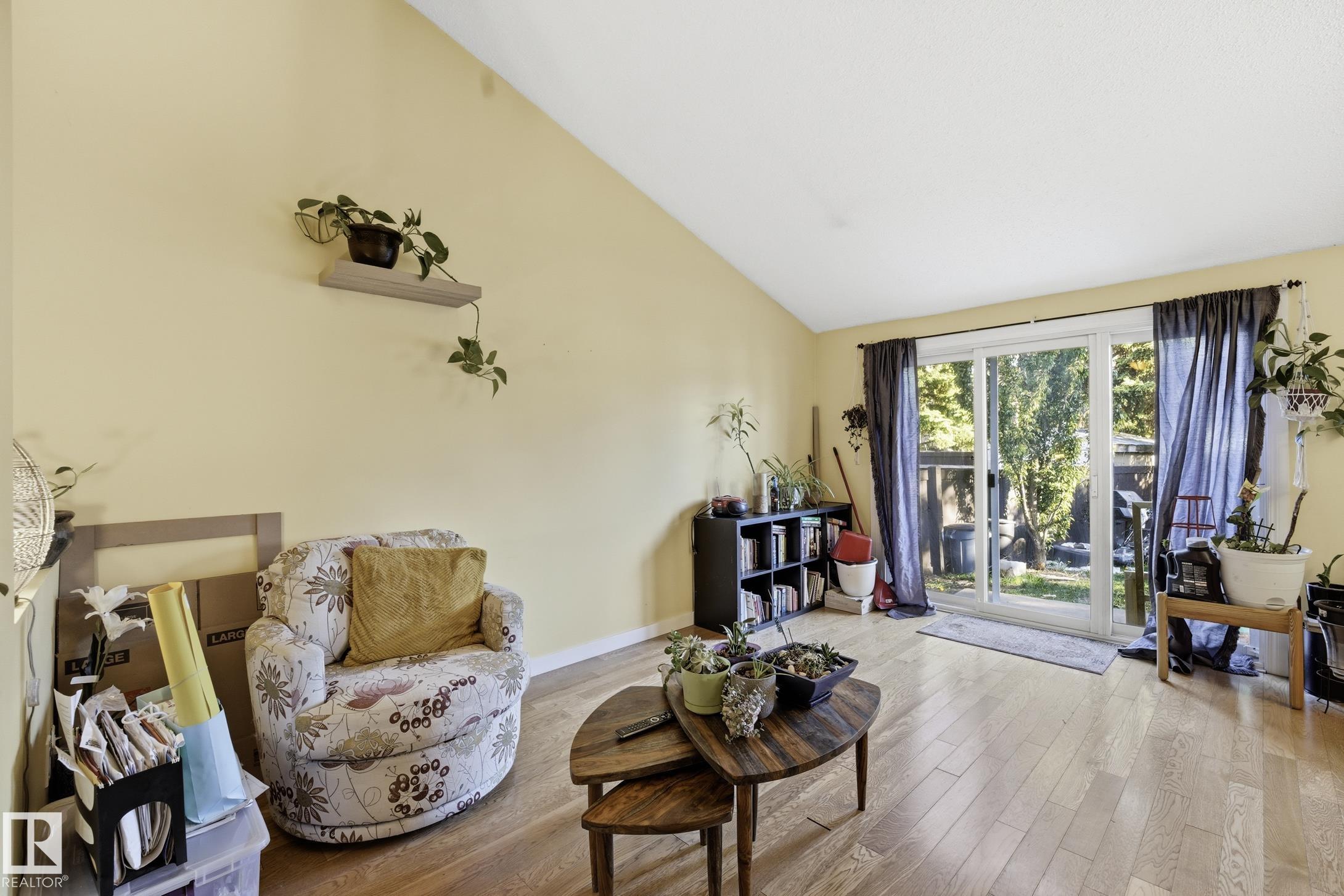 Photo 7 at 7303 180 Street NW, Lymburn, Edmonton