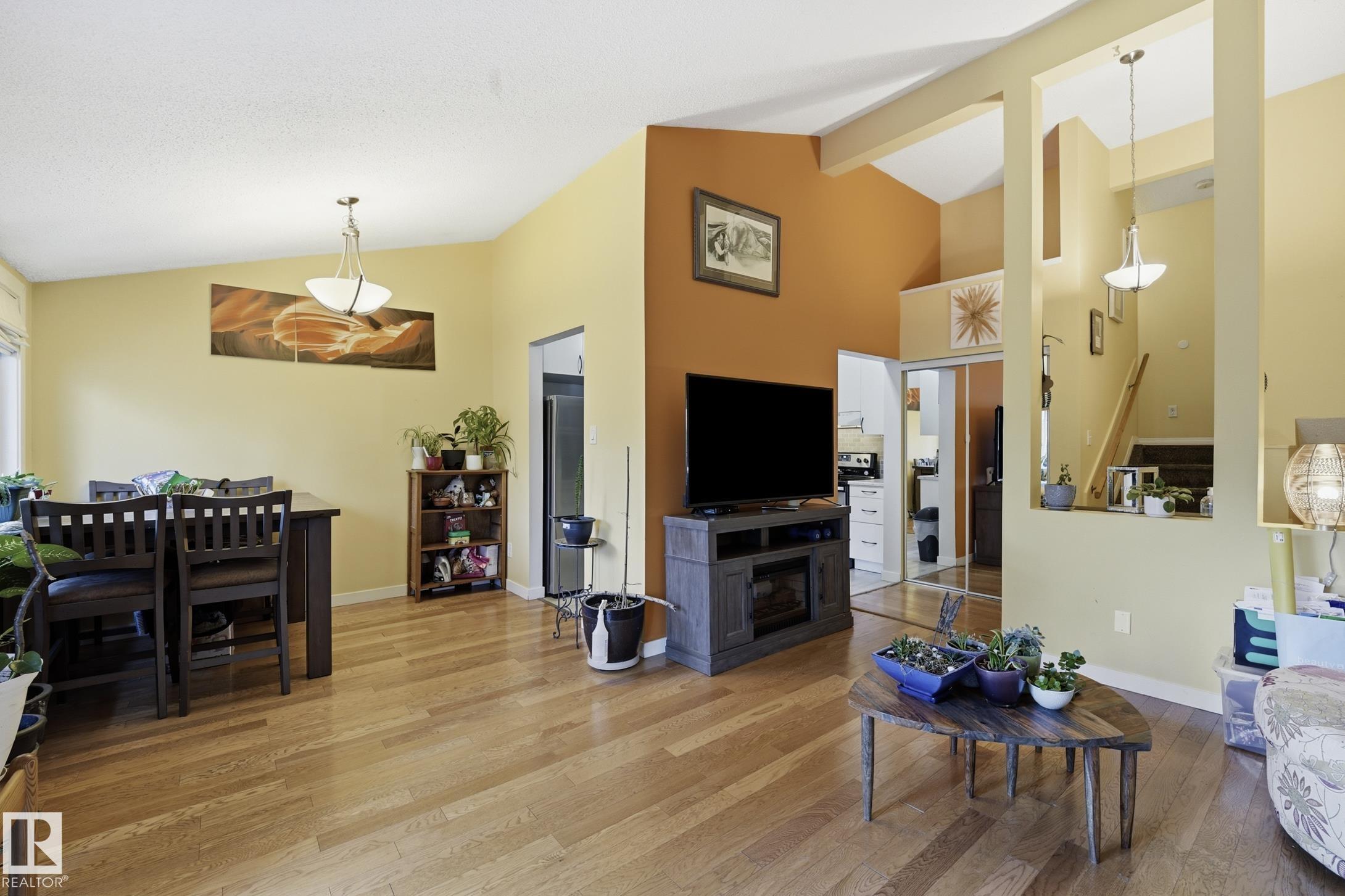 Photo 9 at 7303 180 Street NW, Lymburn, Edmonton