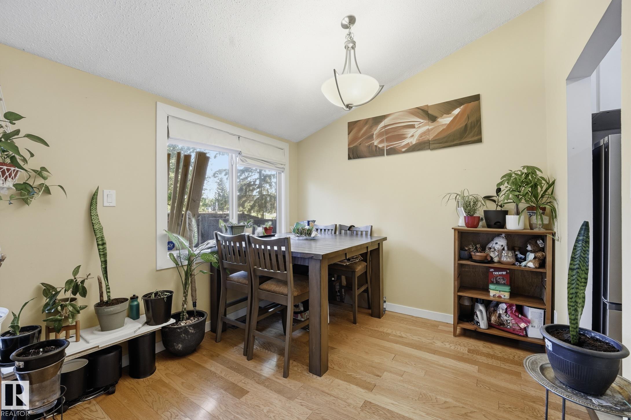 Photo 10 at 7303 180 Street NW, Lymburn, Edmonton