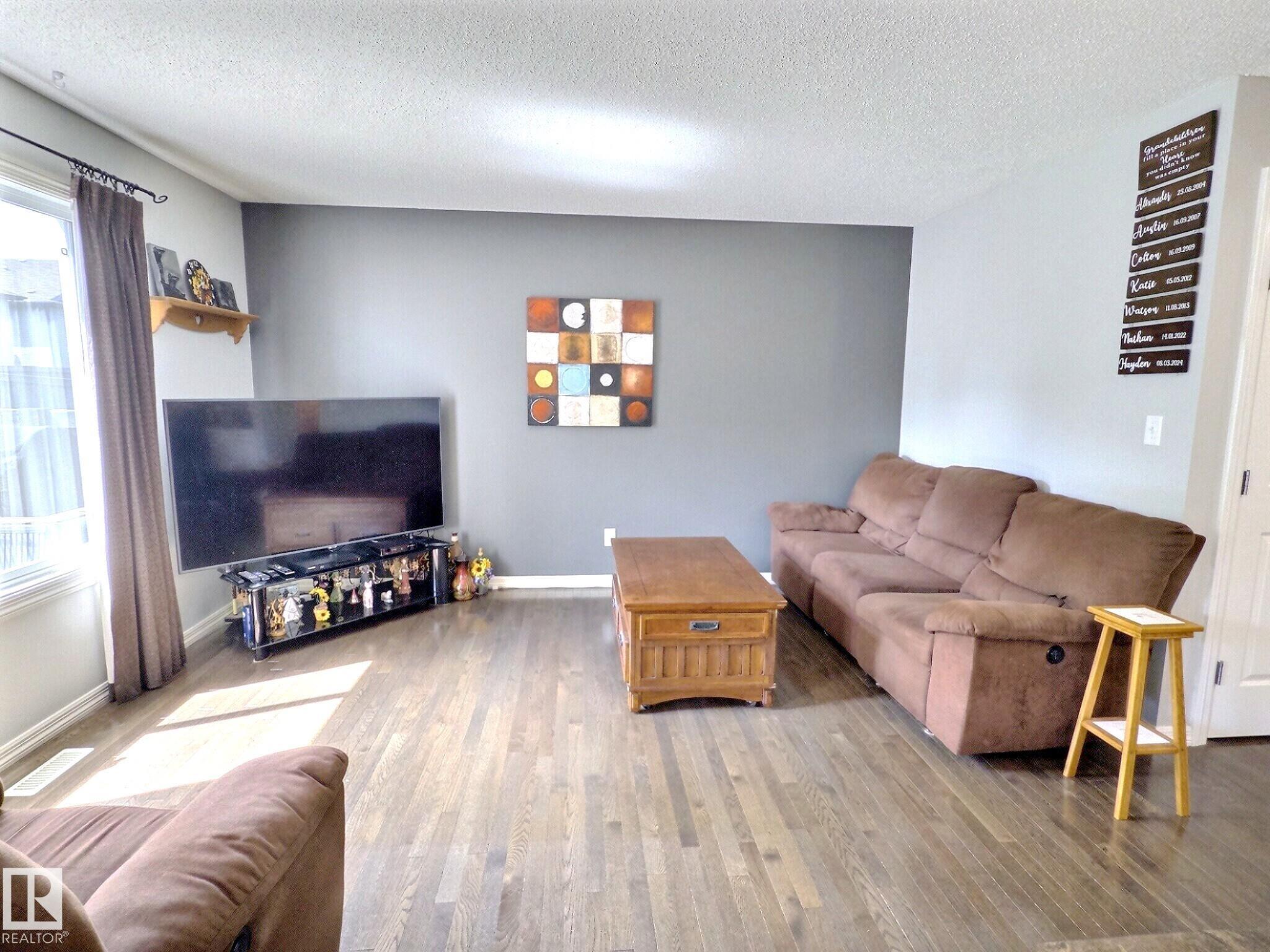 Photo 12 at 126 Calvert Wynd, South Pointe, Fort Saskatchewan