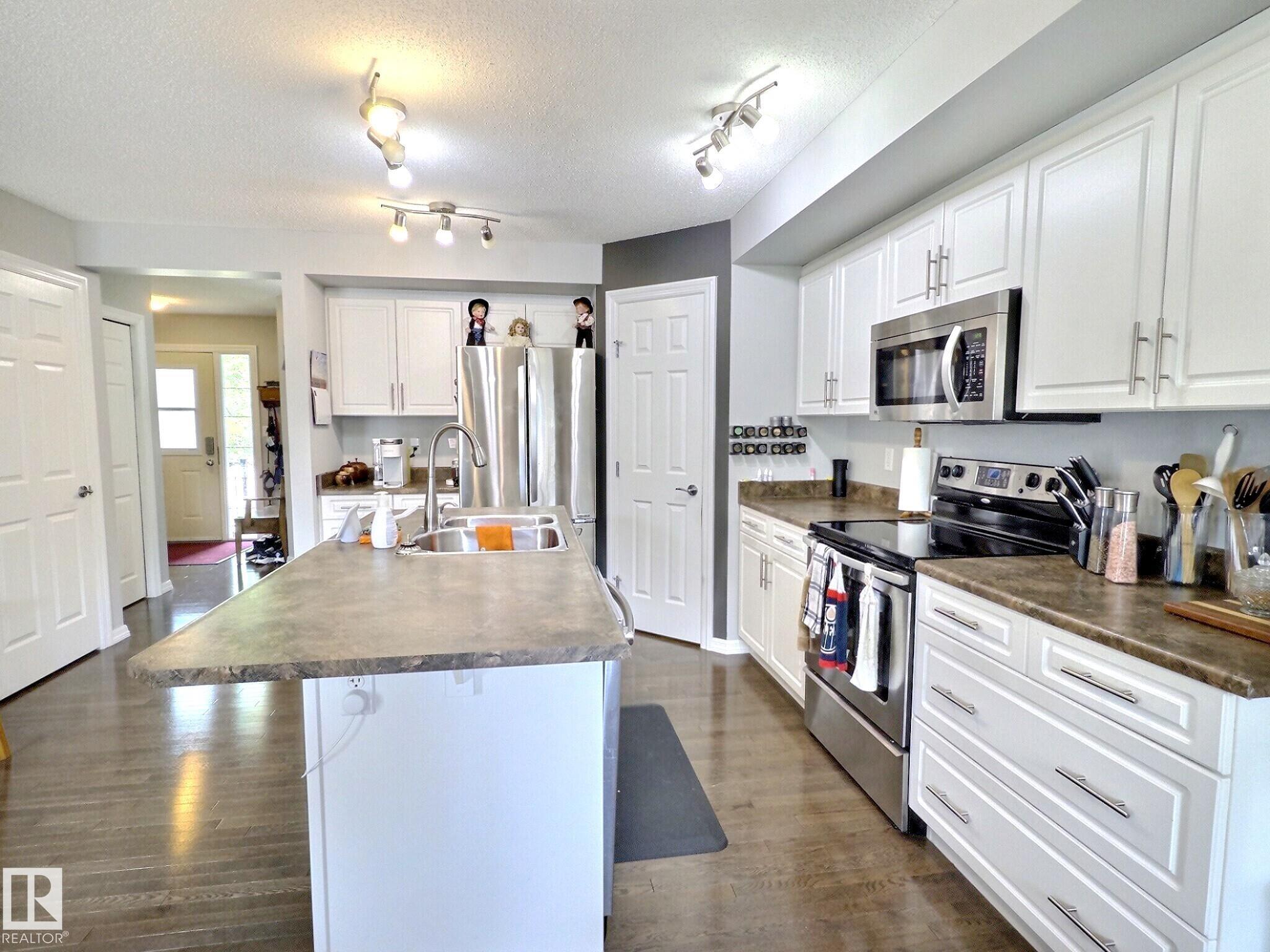 126 Calvert Wynd, South Pointe, Fort Saskatchewan