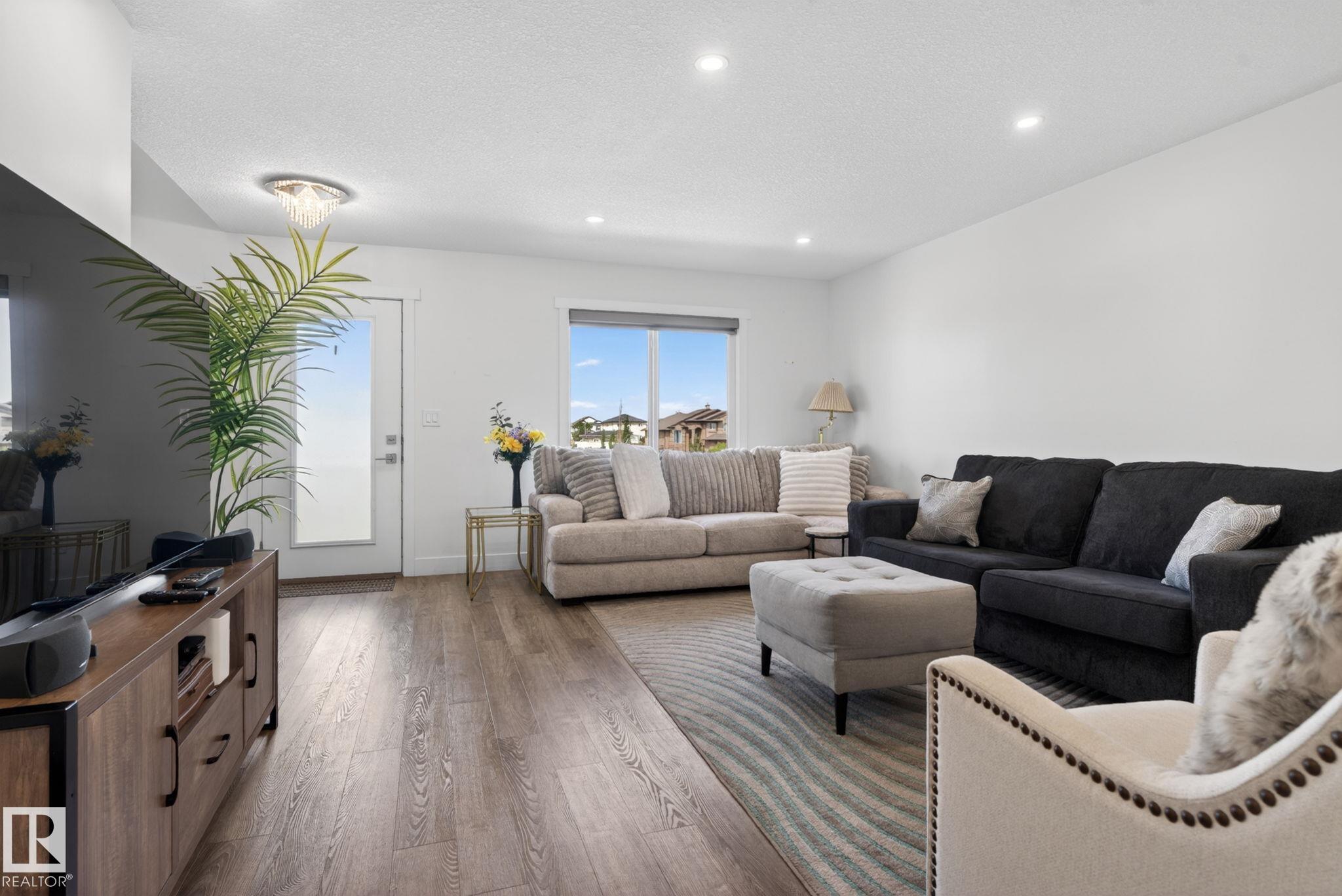 Photo 7 at 16 - 9250 156 Avenue NW, Eaux Claires, Edmonton