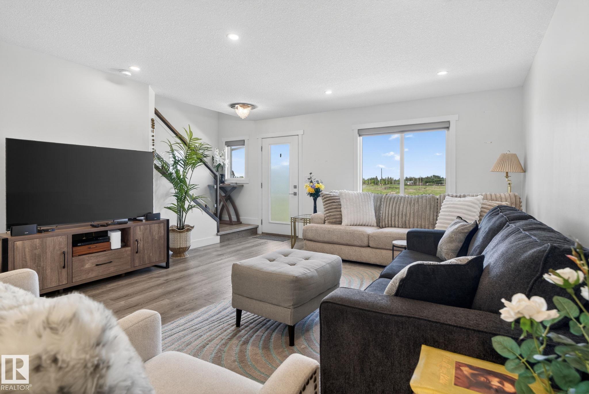Photo 9 at 16 - 9250 156 Avenue NW, Eaux Claires, Edmonton