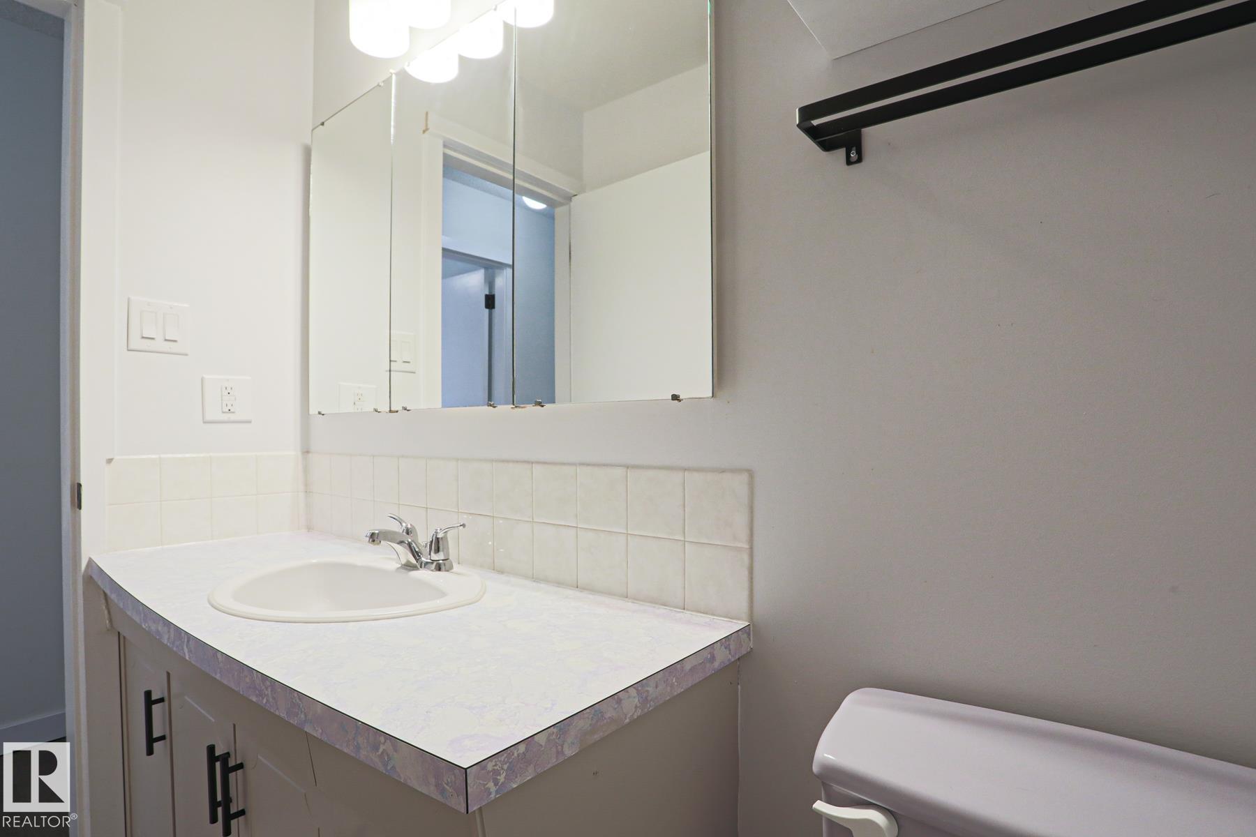 Photo 15 at 10 Murray Crescent, Mission, St. Albert