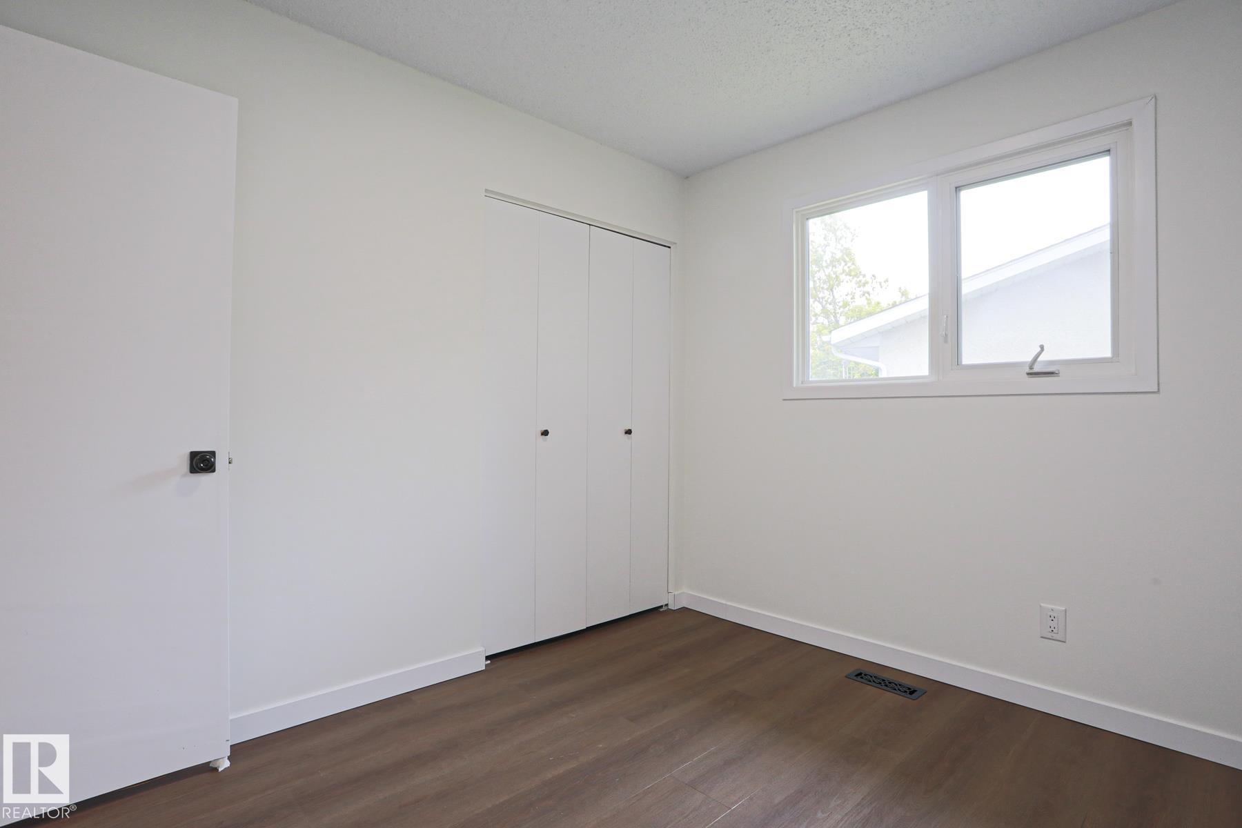Photo 19 at 10 Murray Crescent, Mission, St. Albert