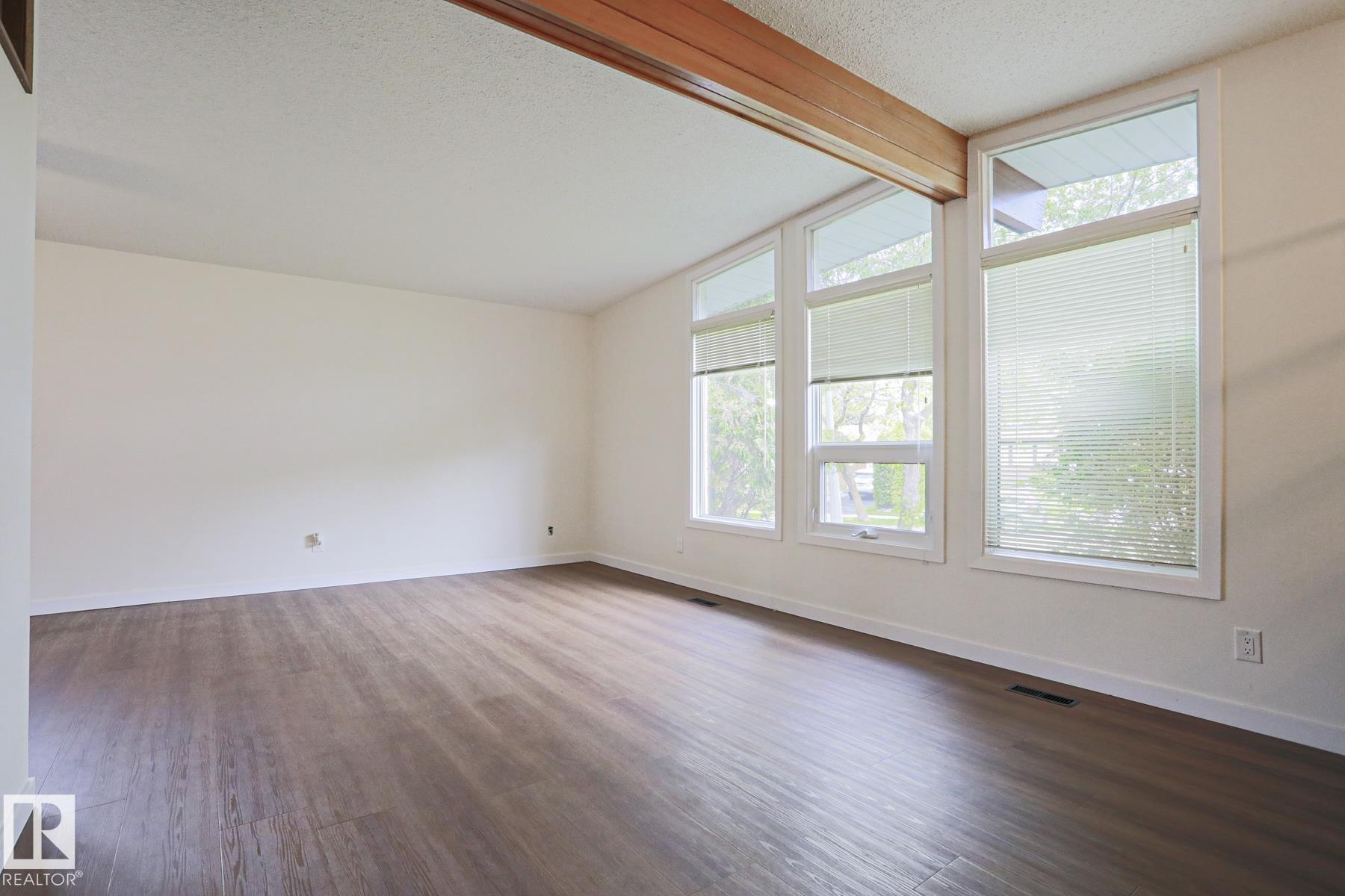10 Murray Crescent, Mission, St. Albert