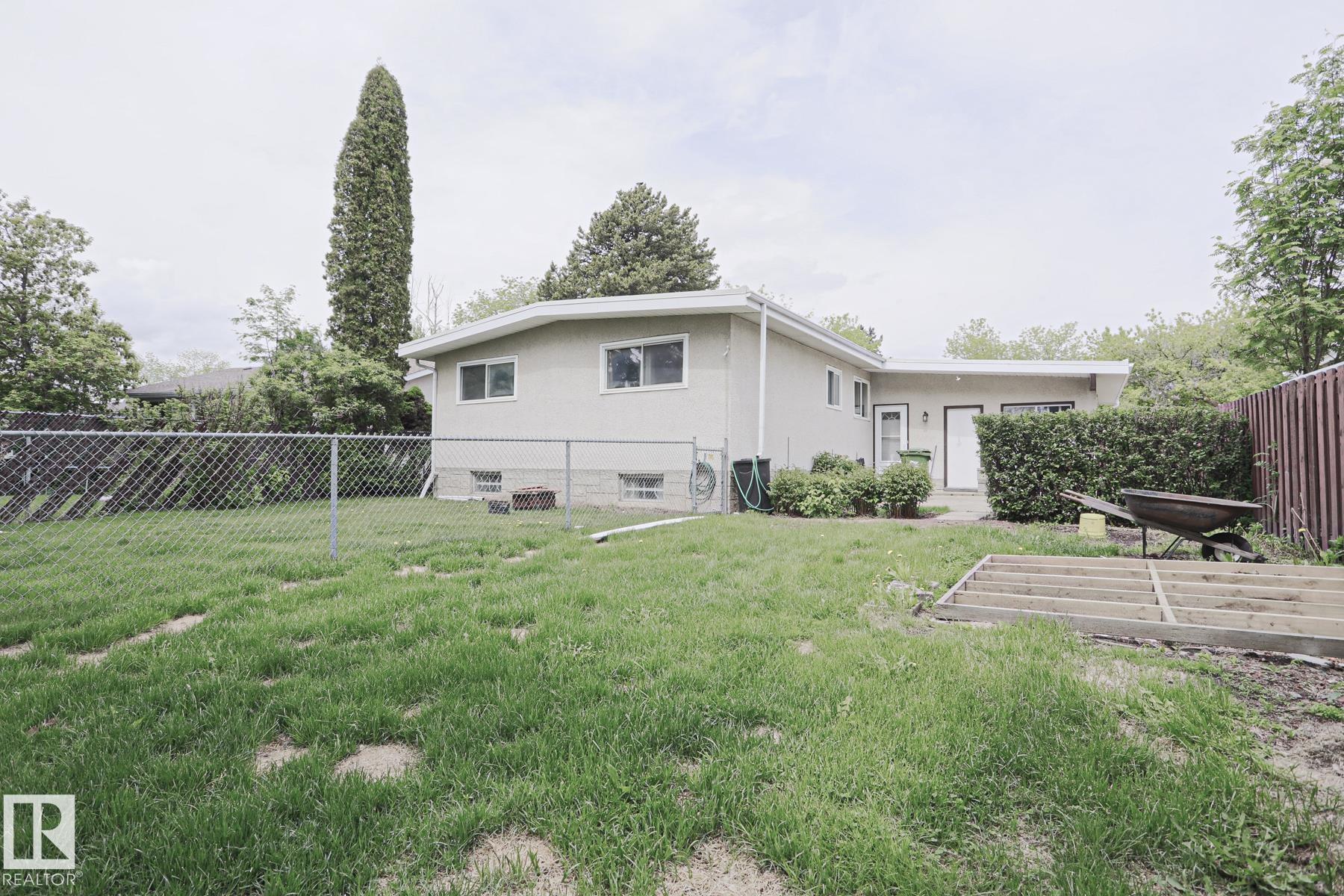 Photo 51 at 10 Murray Crescent, Mission, St. Albert