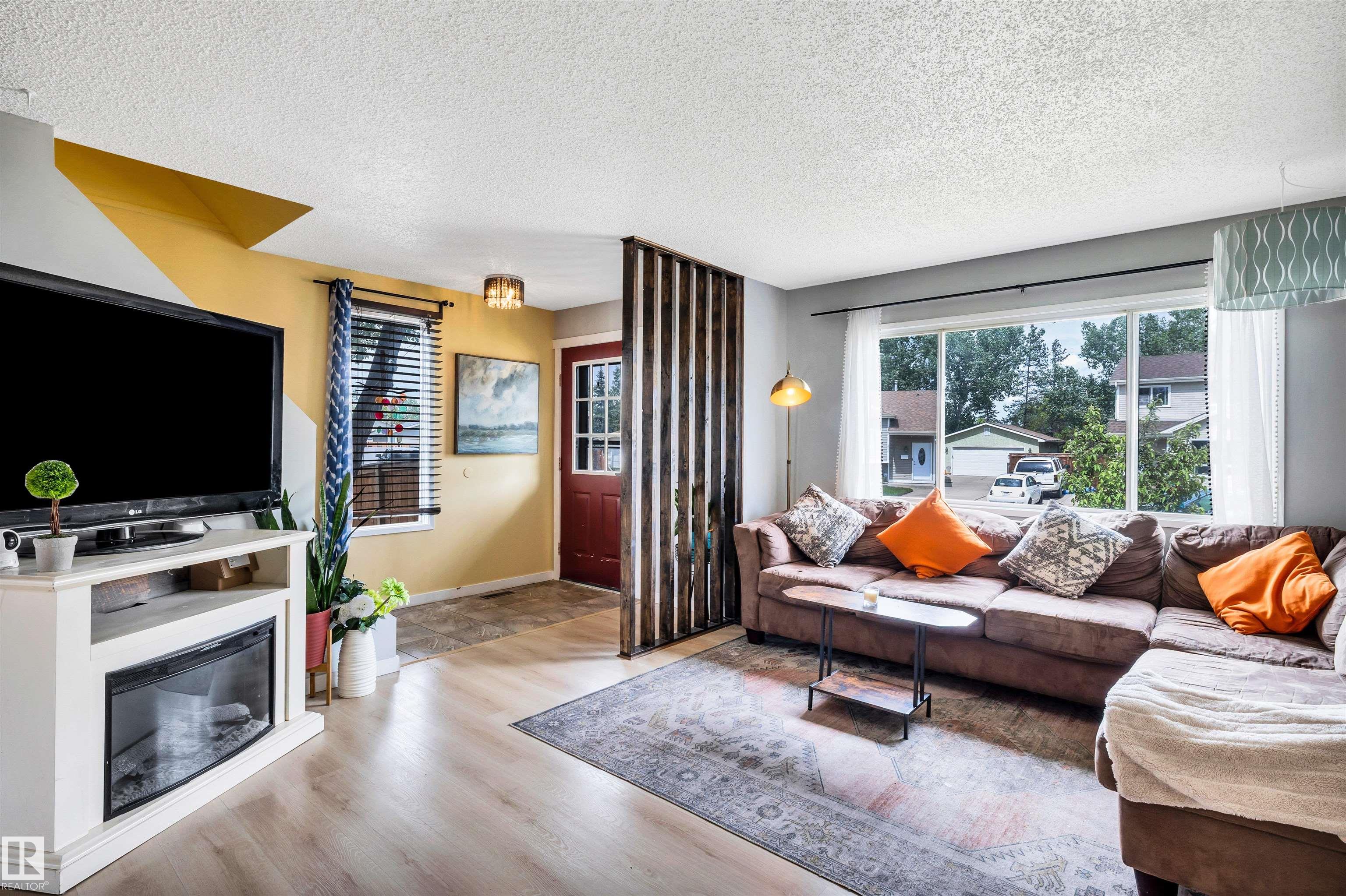 Photo 8 at 4551 33a Avenue NW, Weinlos, Edmonton