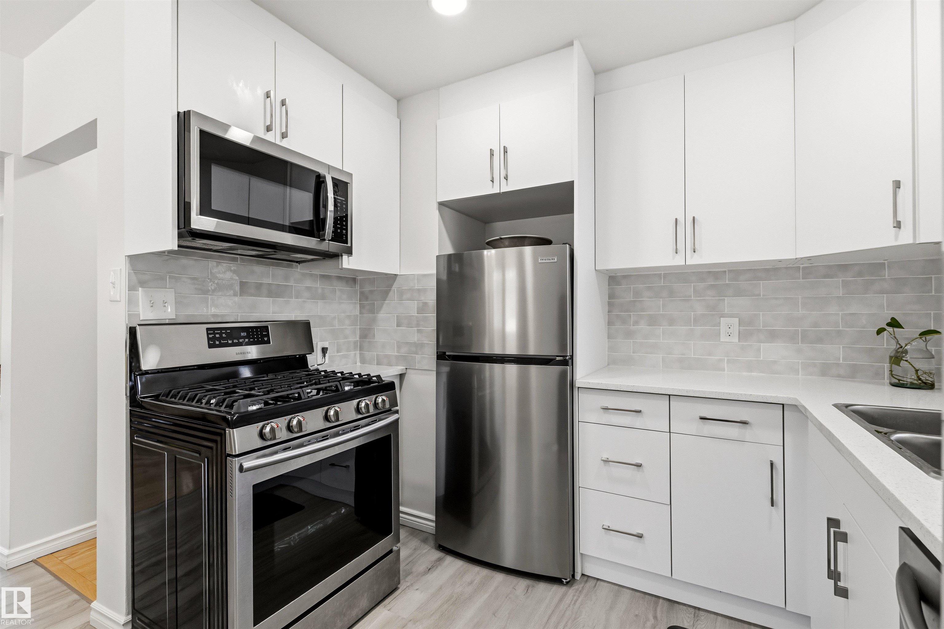 Photo 12 at 8708 89 Avenue NW, Bonnie Doon, Edmonton